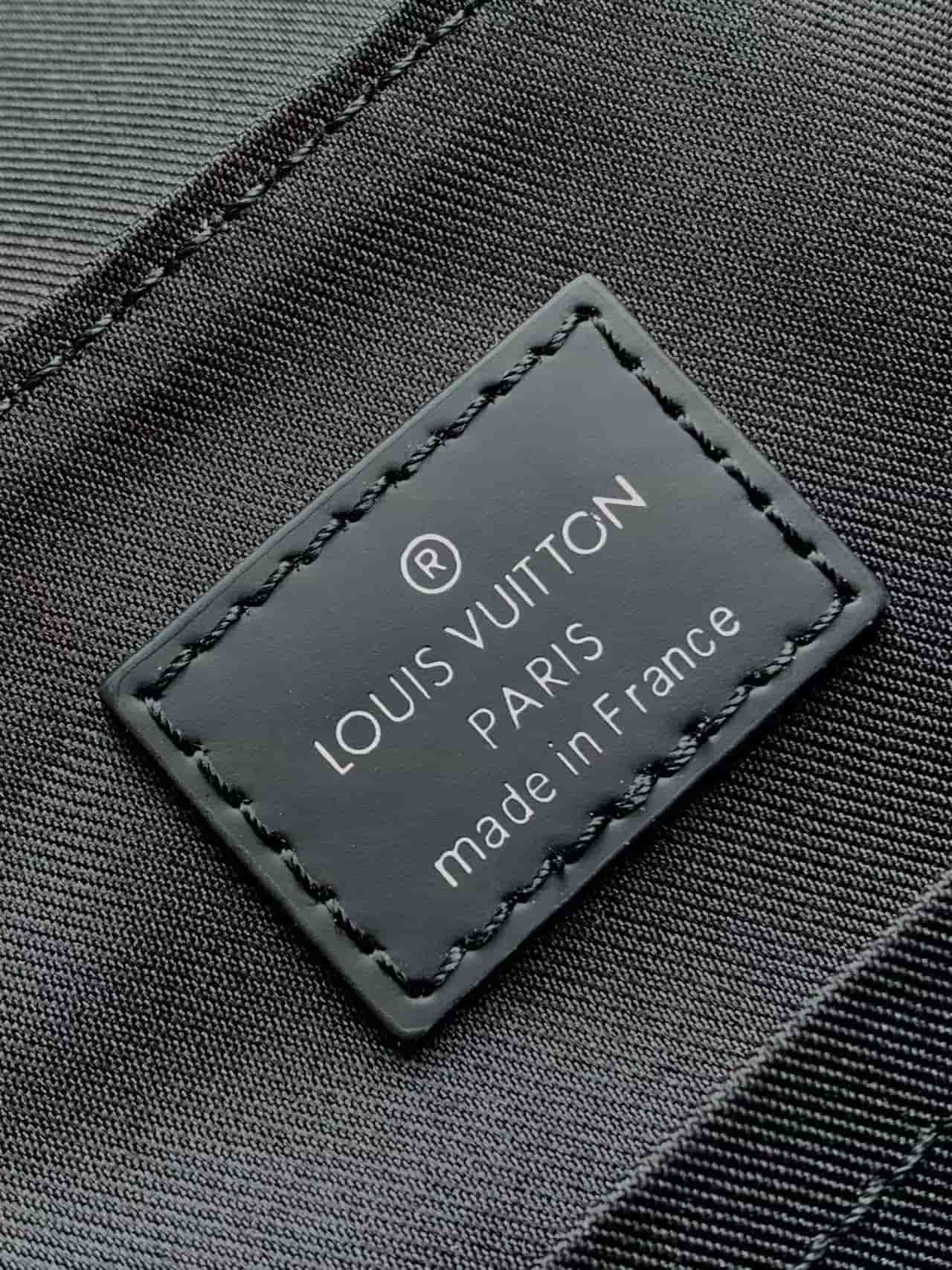 Louis Vuitton DISTRICT PM Monogram Eclipse High