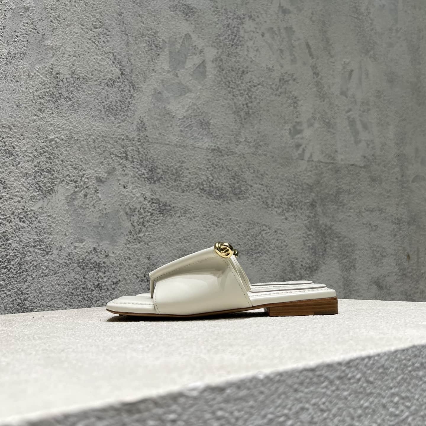 Bottega Veneta Interwoven Leather Flat Sandal Shoes Women