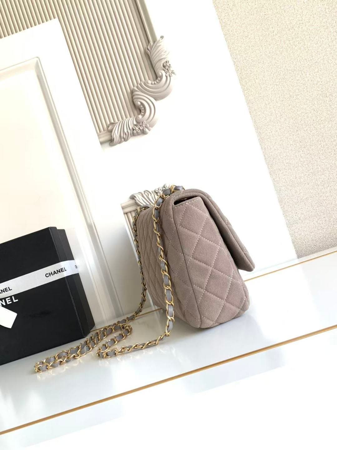 Chanel Classic Flap bag in Grey Suede & Gold-Tone Metal AS5987 A