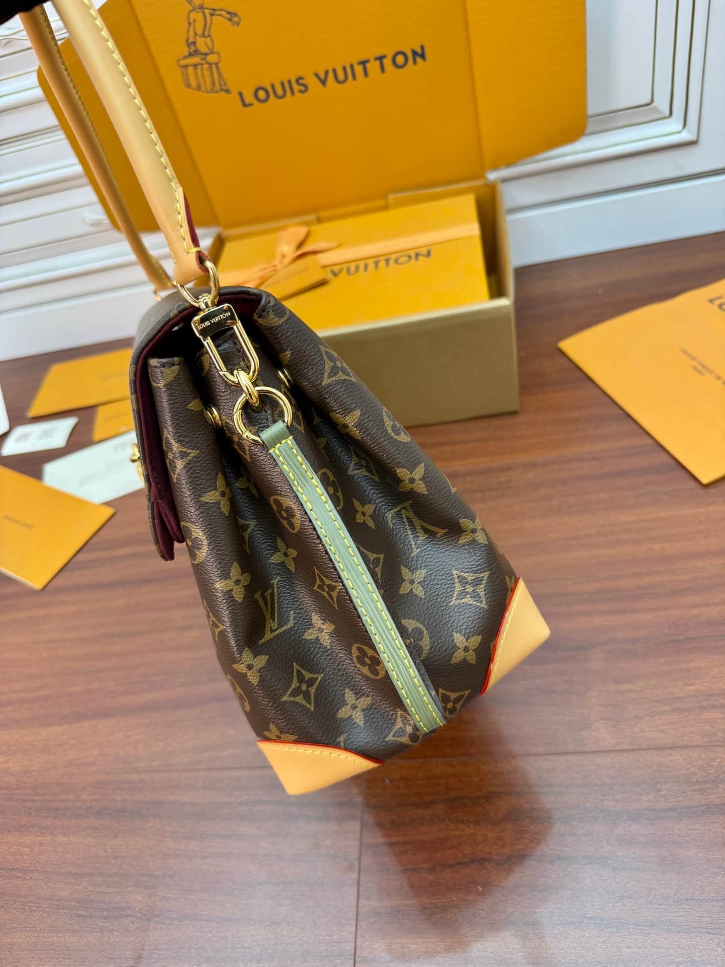 Louis Vuitton Hide Away MM Monogram Coated canvas M14473 TOP