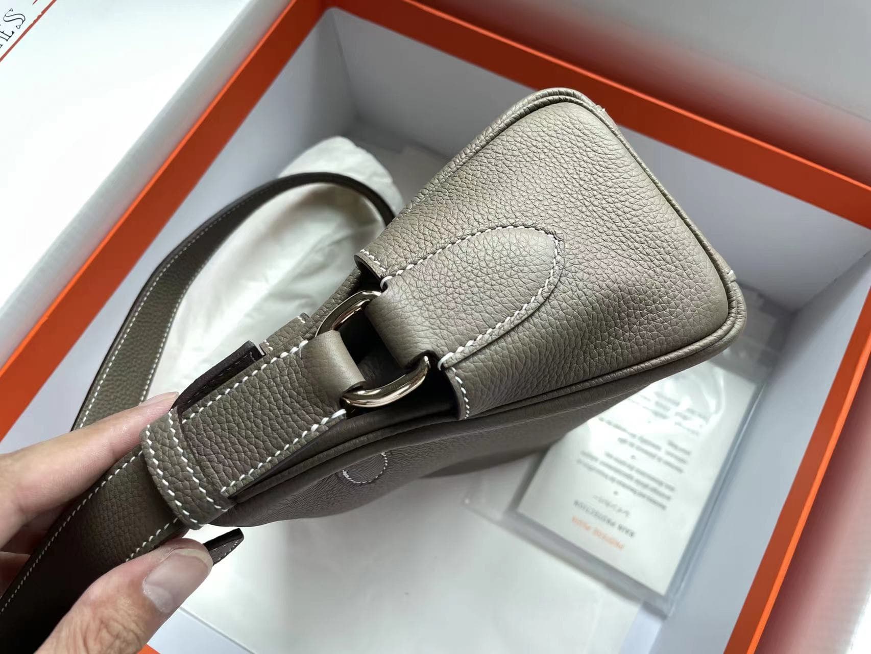 Hermes Kelly Messenger 25cm Taurillon Clemence Leather In Etoupe WAX