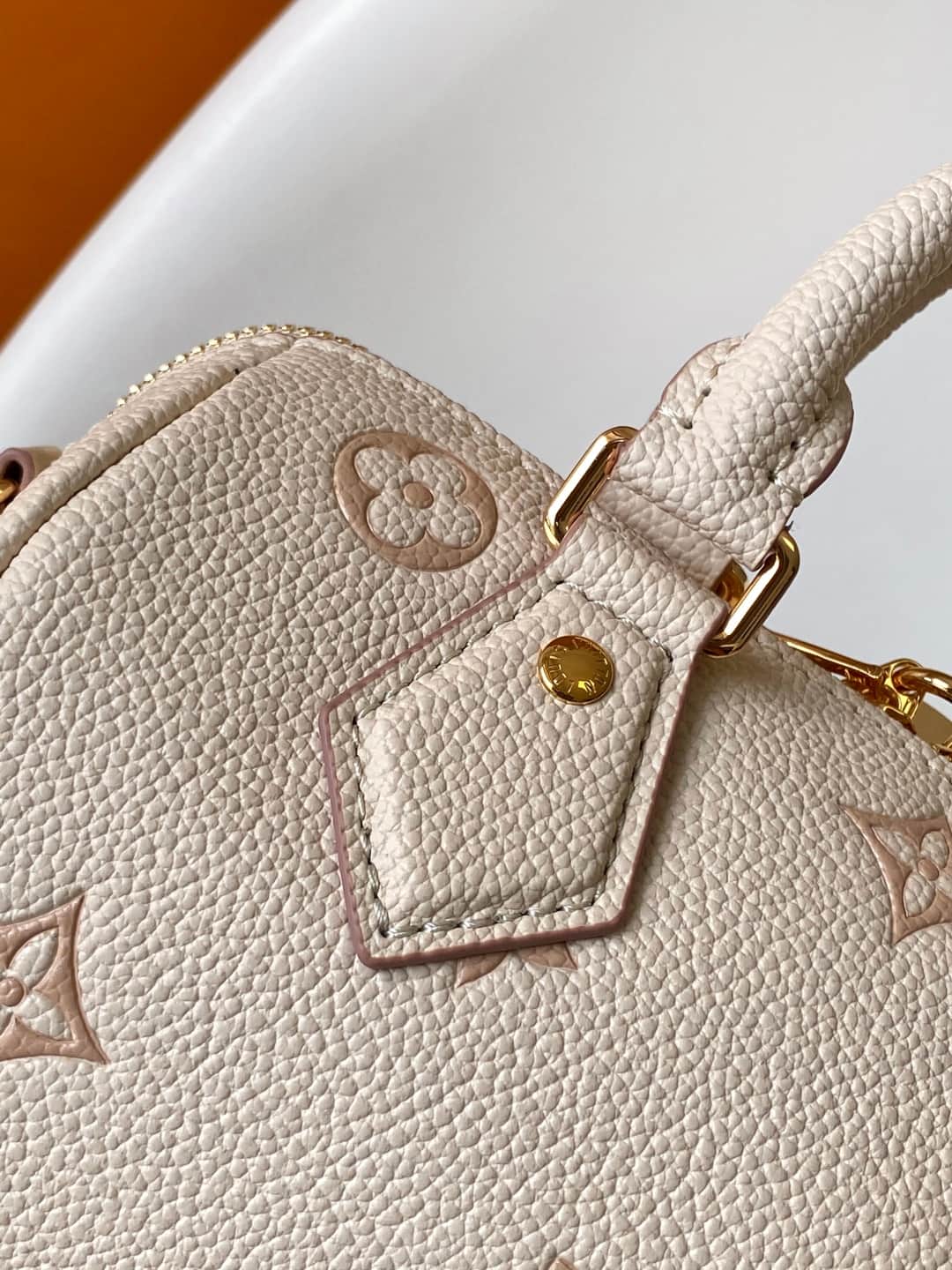 Louis Vuitton Speedy Bandoulière 20 Bag Debossed grained cowhide leather M14291 Eden High