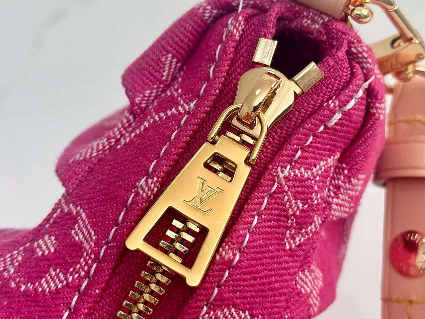 Louis Vuitton Pochette Valley Monogram Denim Fuchsia M28327 High