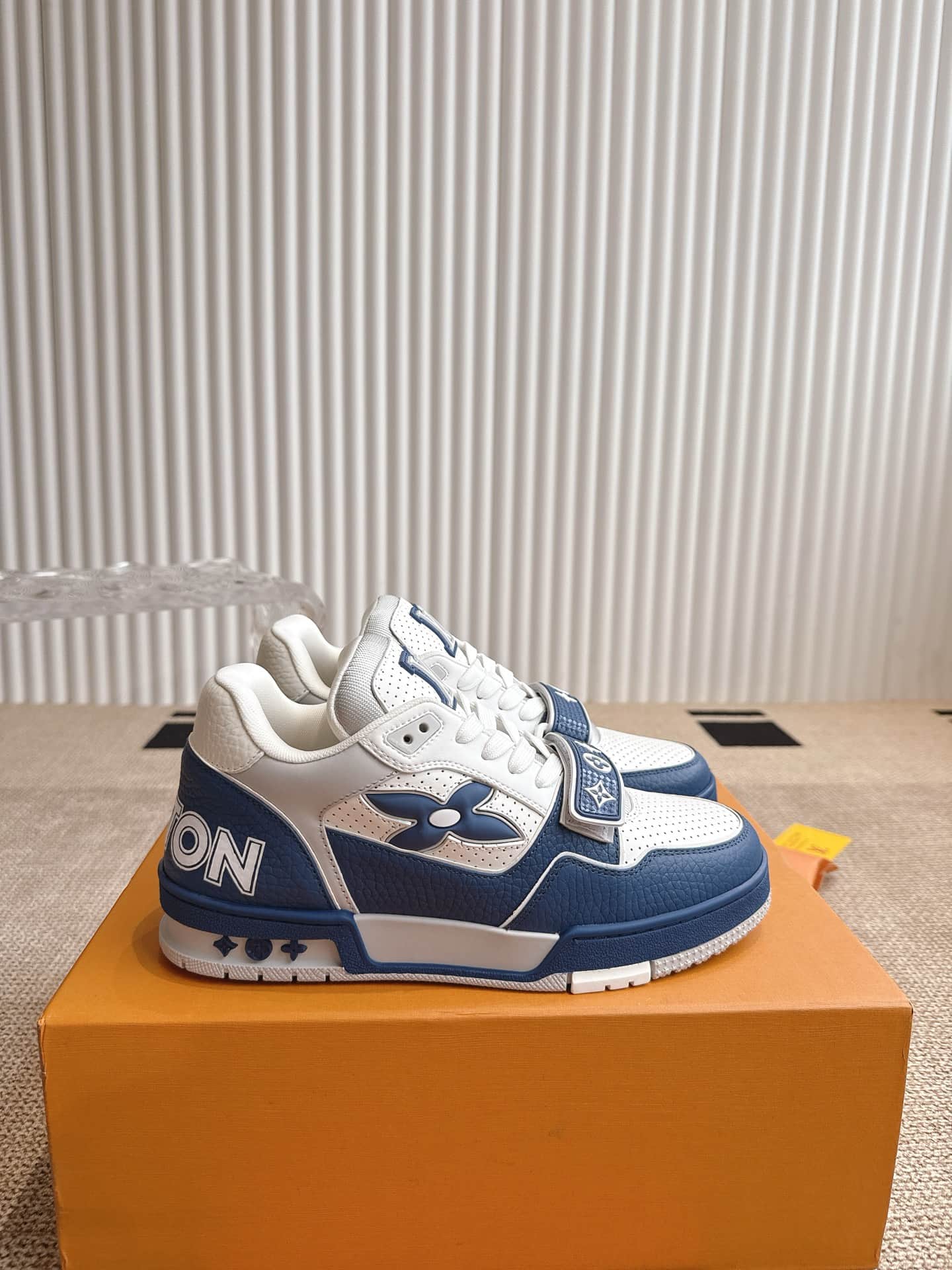 Louis Vuitton Trainer Sneaker Shoes Men Women