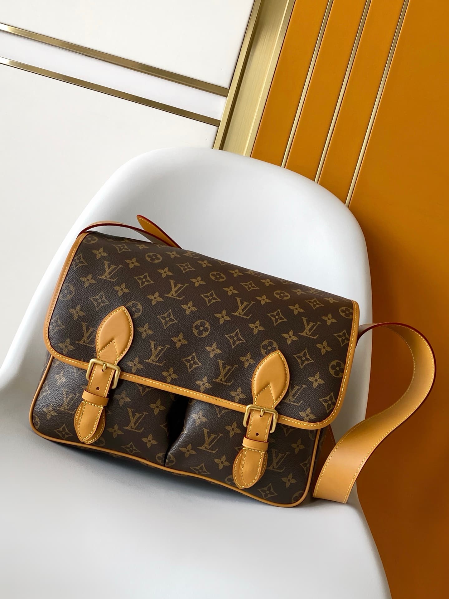 Louis Vuitton Satchel Messenger Monogram coated canvas M14723 High