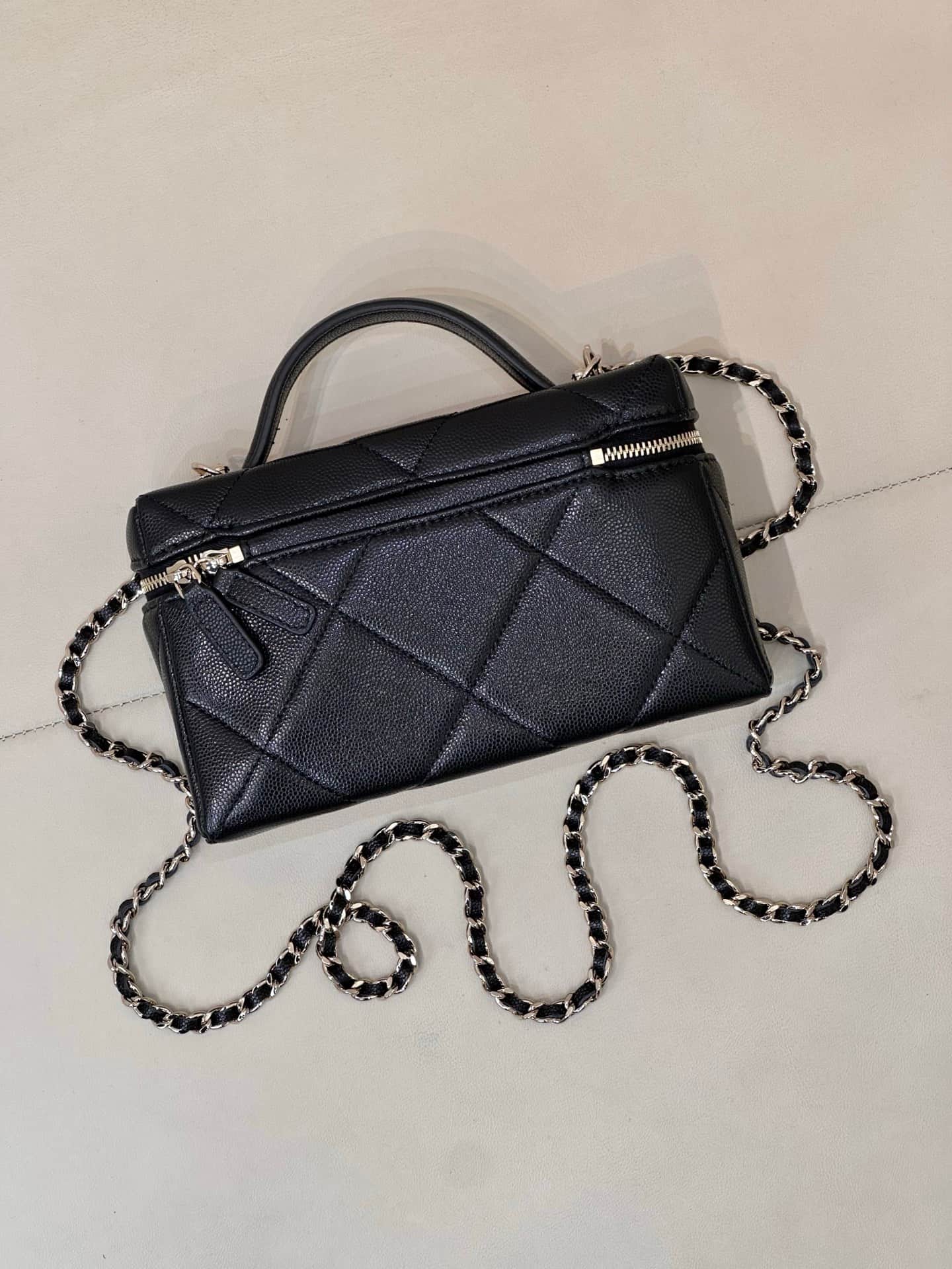Chanel Vanity with Chain Grained Shiny Calfskin & Gold-Tone Metal Black AP4936 TOP