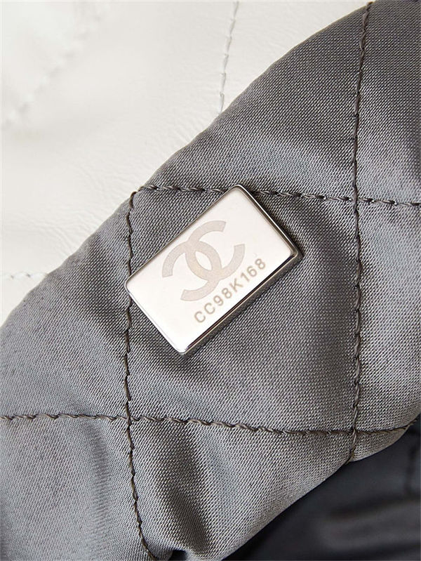 Chanel 22 MINI HANDBAG Patent Gradient Calfskin & Lacquered Metal Silver-White AS3980 A
