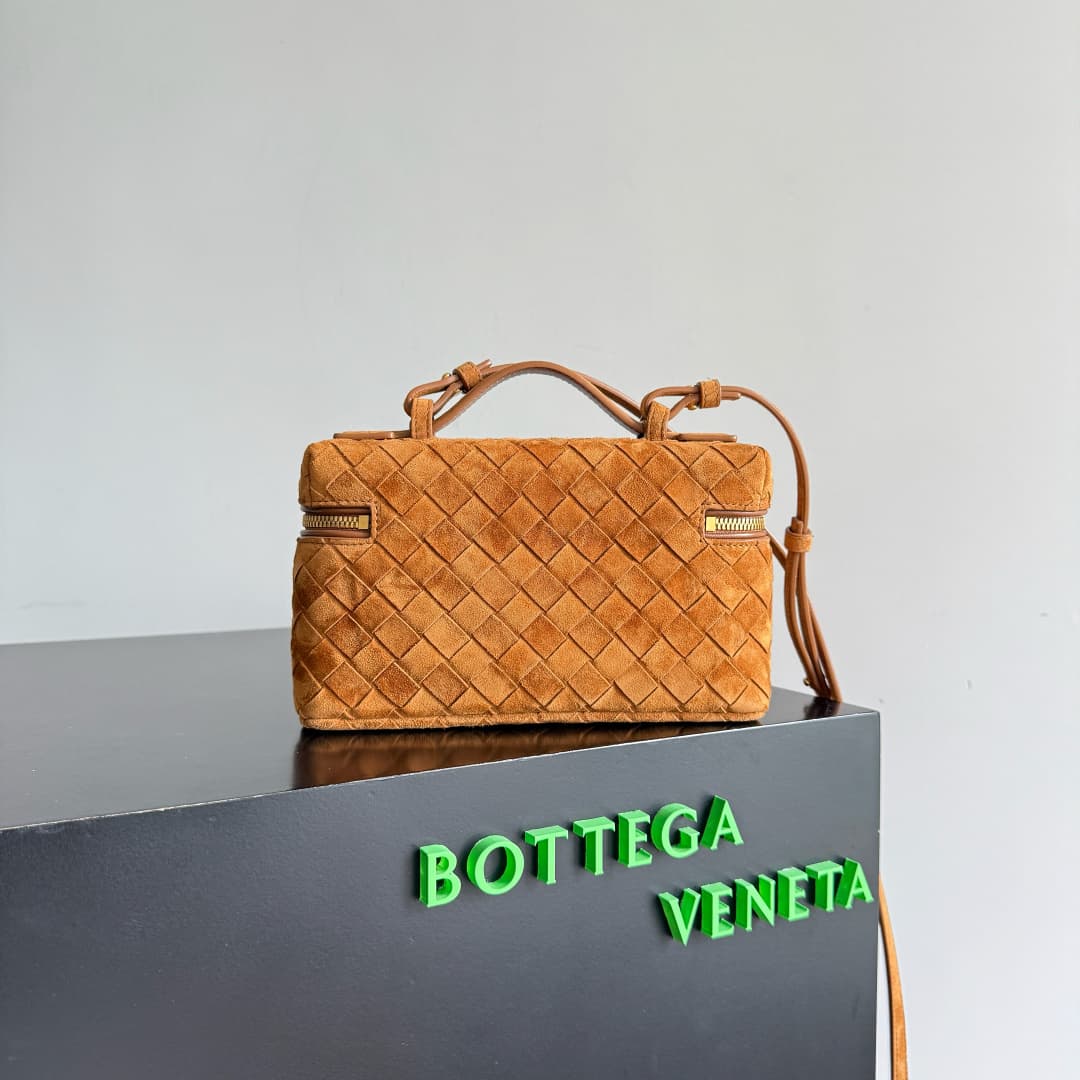 BV Bang Bang Vanity mini intrecciato suede TOP