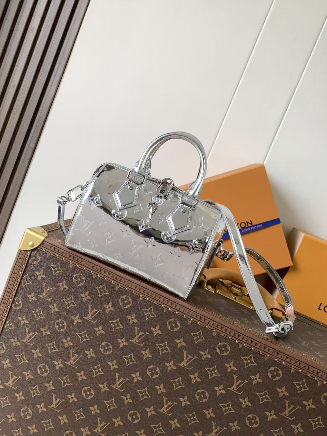 Louis Vuitton Speedy Bandoulière 20 Monogram embossed Coated canvas M11987 Silver High