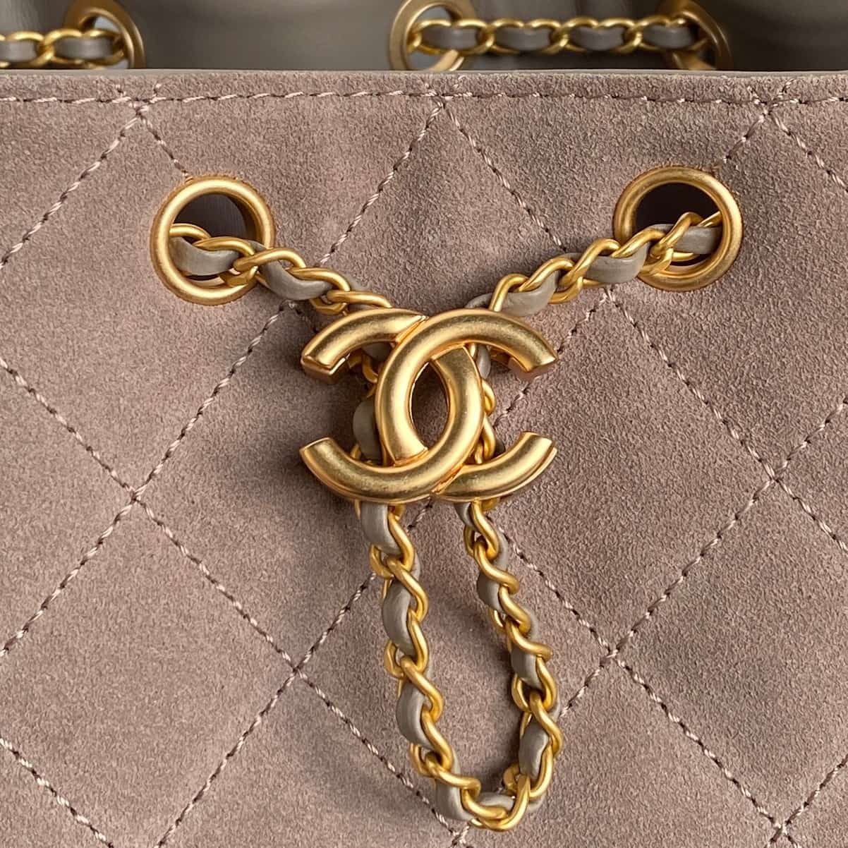 Chanel 25 Small Hobo handbag AS5293 Suede & gold-tone metal Beige A