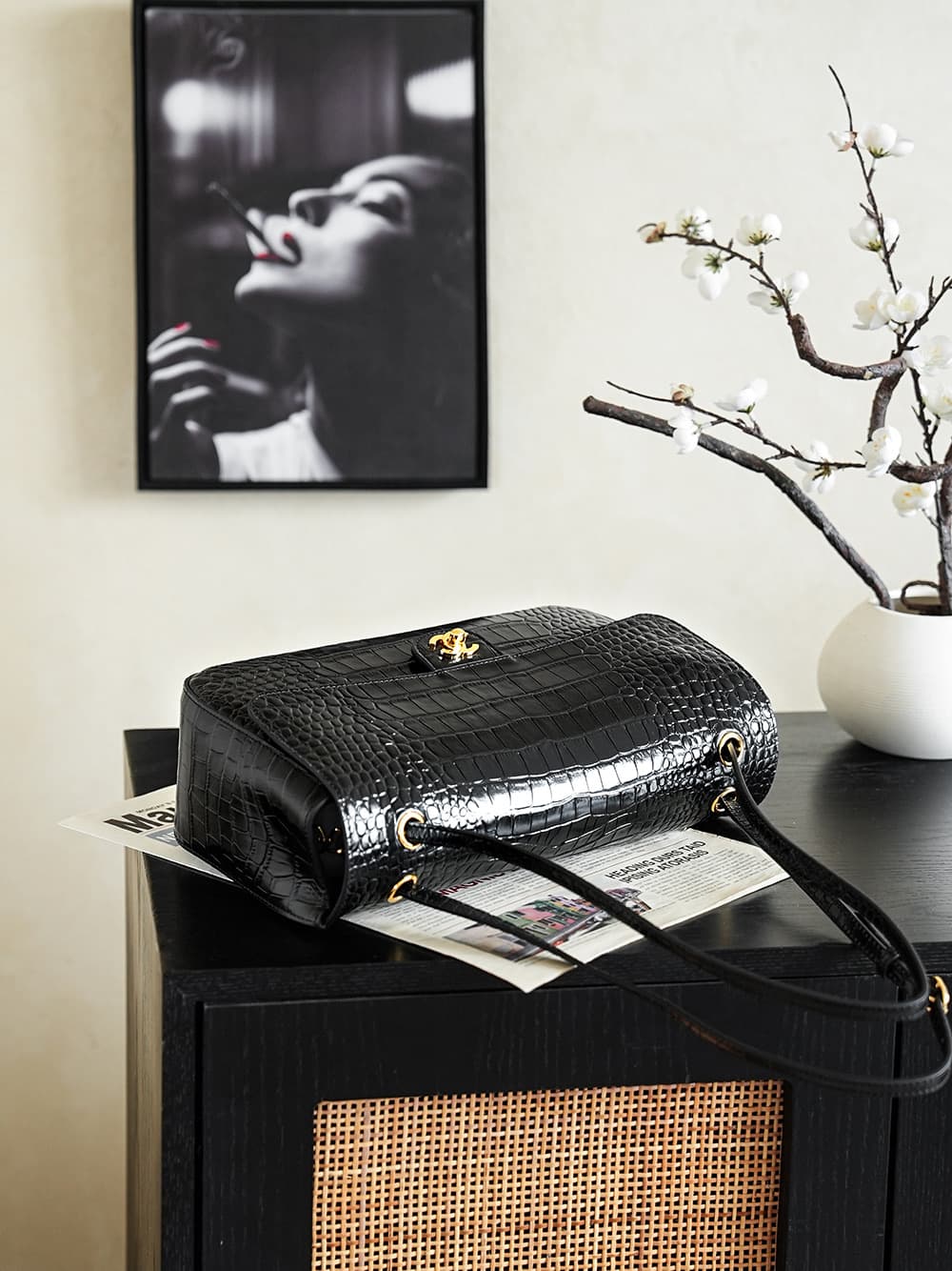 Chanel Maxi Flapbag Crocodile Embossed Calfskin& Gold-Tone Metal Black AS6231 A