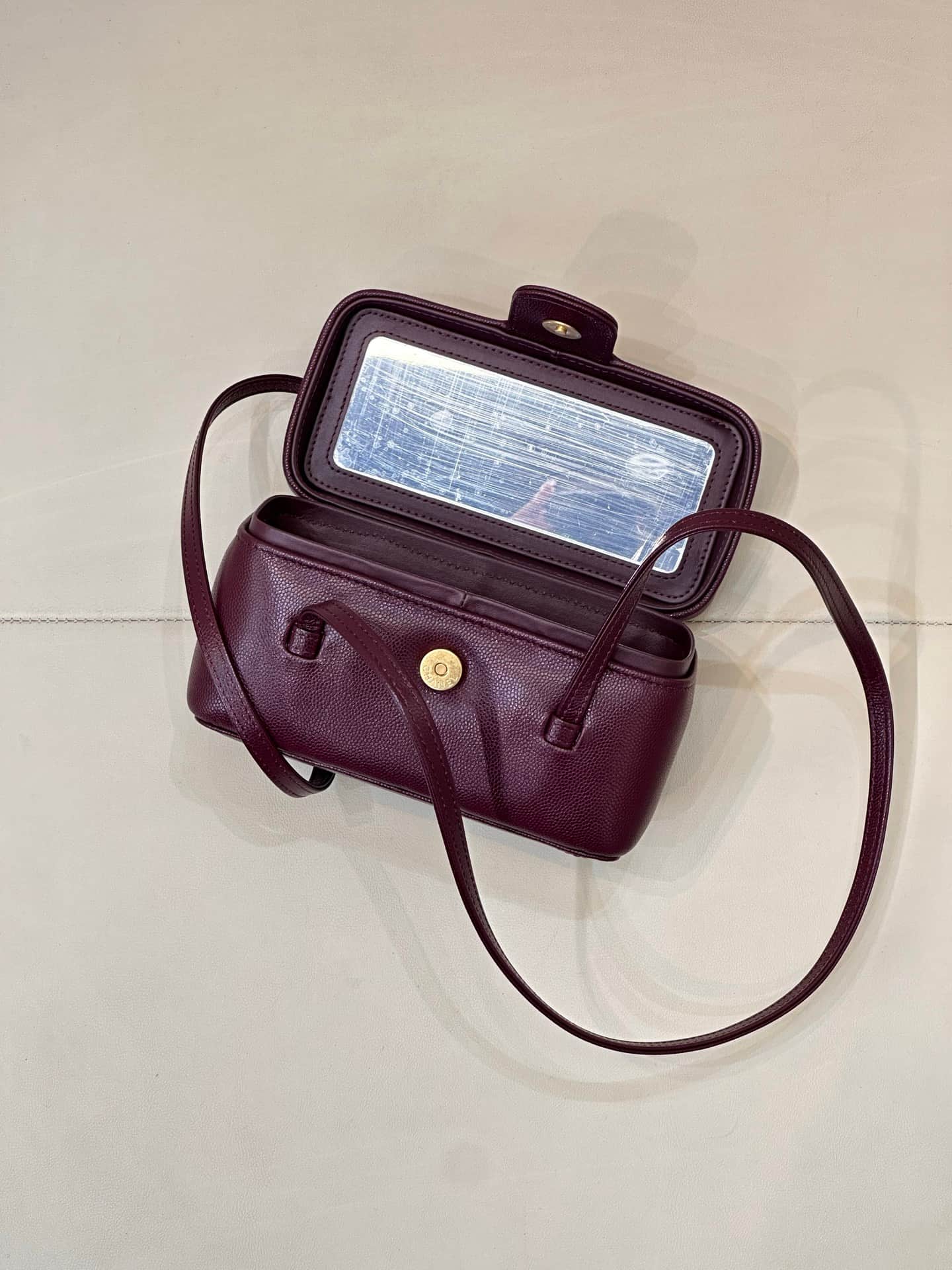 Chanel Long Vanity with Leather Strap Grained Shiny Calfskin & Gold-Tone Metal Claret AP5067 TOP