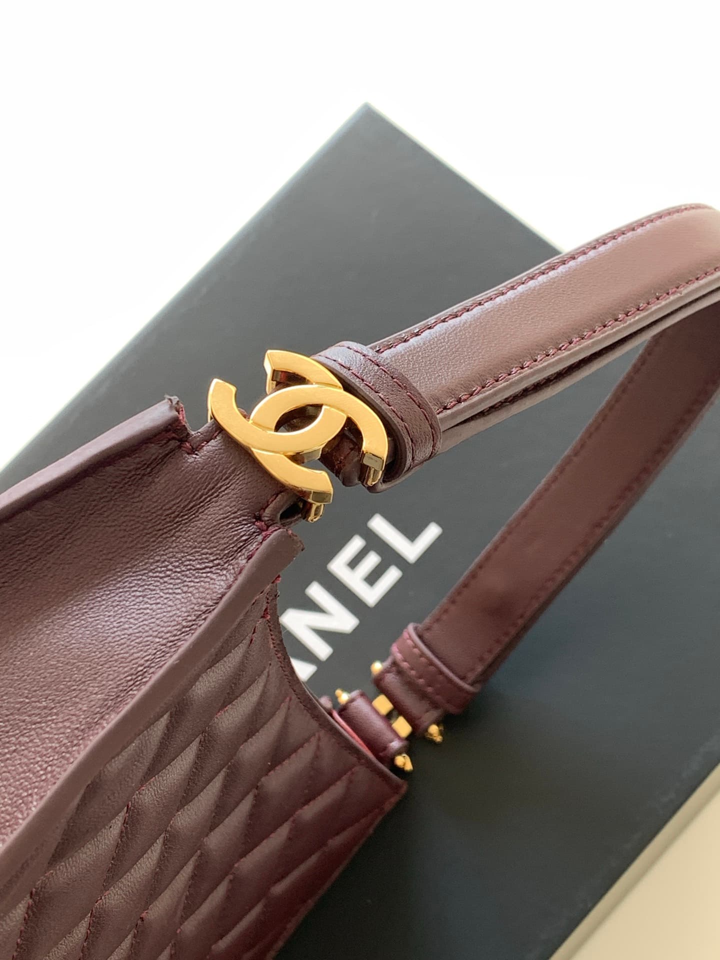 Chanel evening bag AS6045 lambskin & gold-tone metal brown high