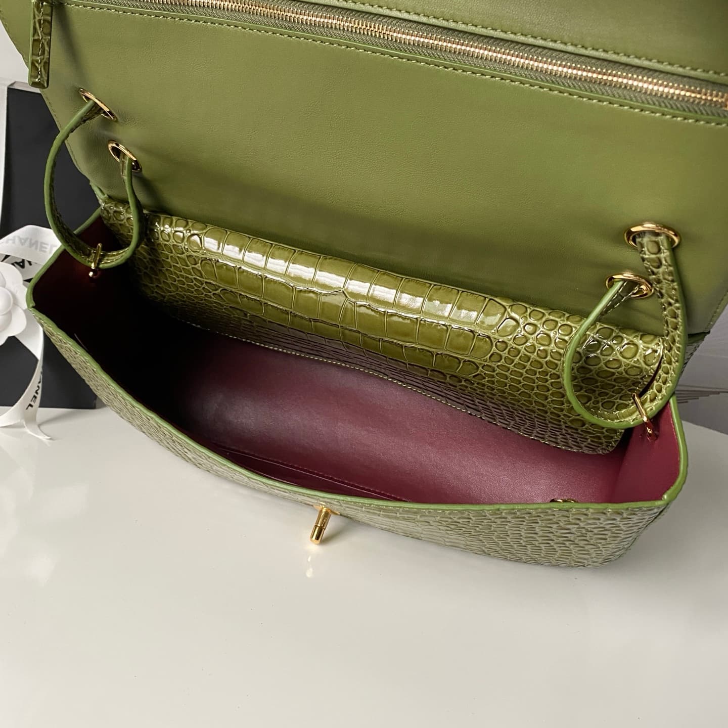 Chanel Maxi Flapbag Crocodile Embossed Calfskin& Gold-Tone Metal Green AS6231 A