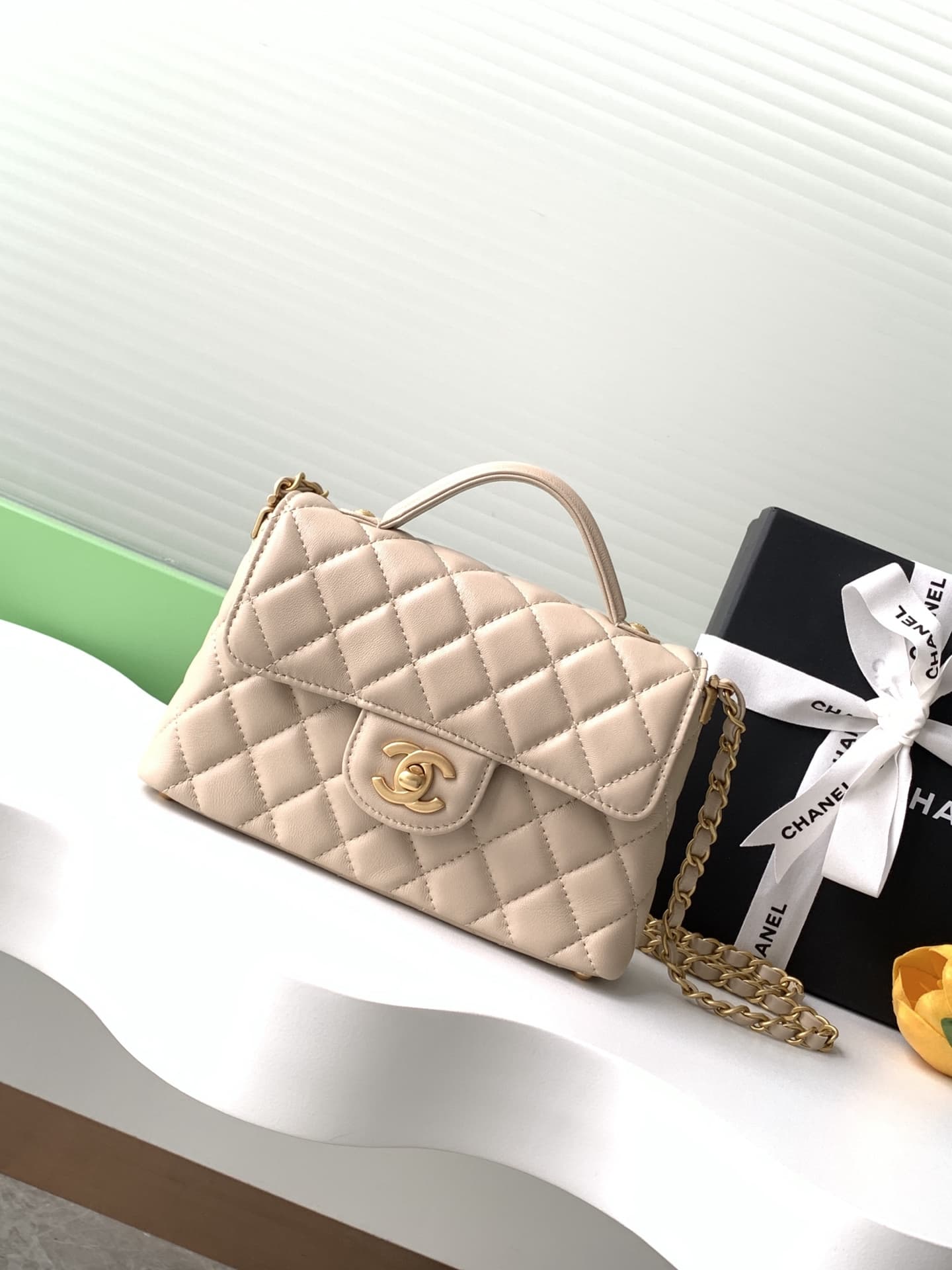 SMALL FLAP BAG WITH TOP HANDLE Lambskin Gold-Metal AS5355 Beige A