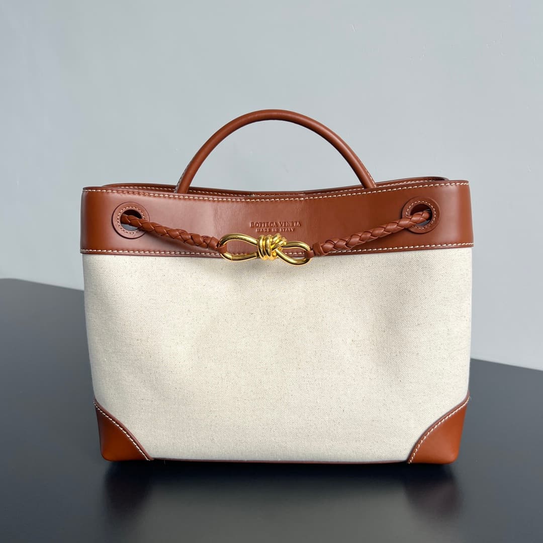 Bottega Veneta Andiamo tote bag in beige calfskin leather with canvas TOP