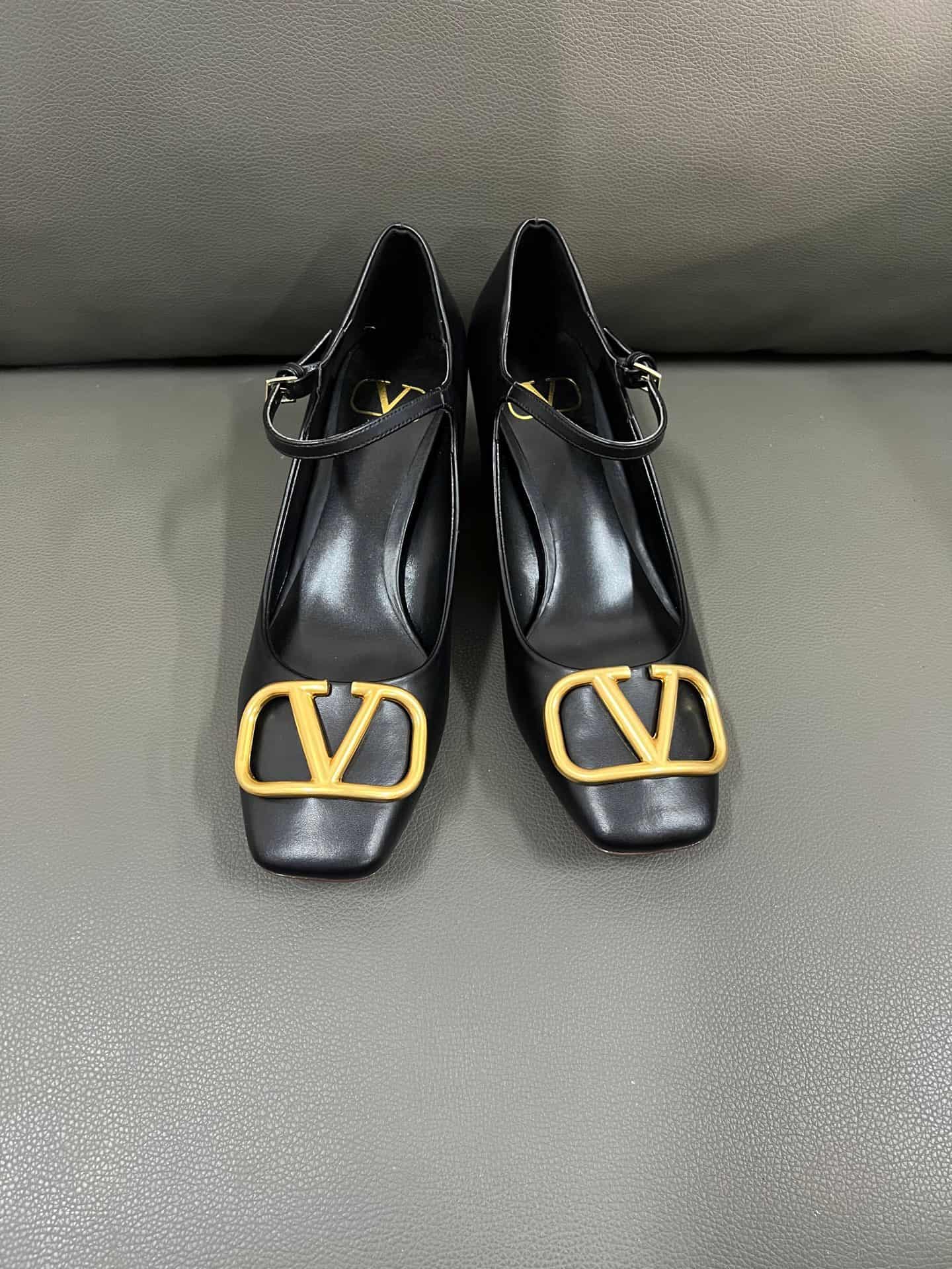Valentino Garavani VLogo Mary Jane Pumps