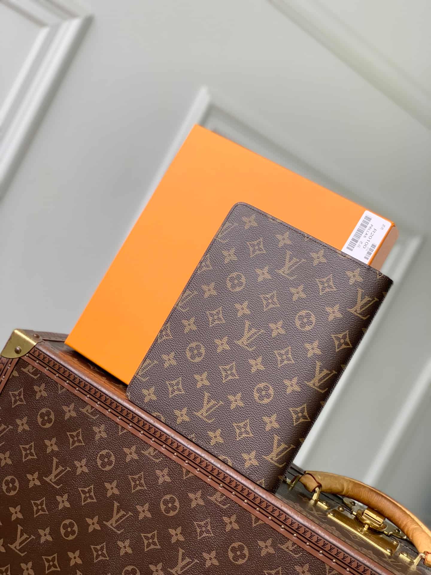 Louis Vuitton Desk Agenda Cover Monogram canvas, cross grain leather lining R20100 High