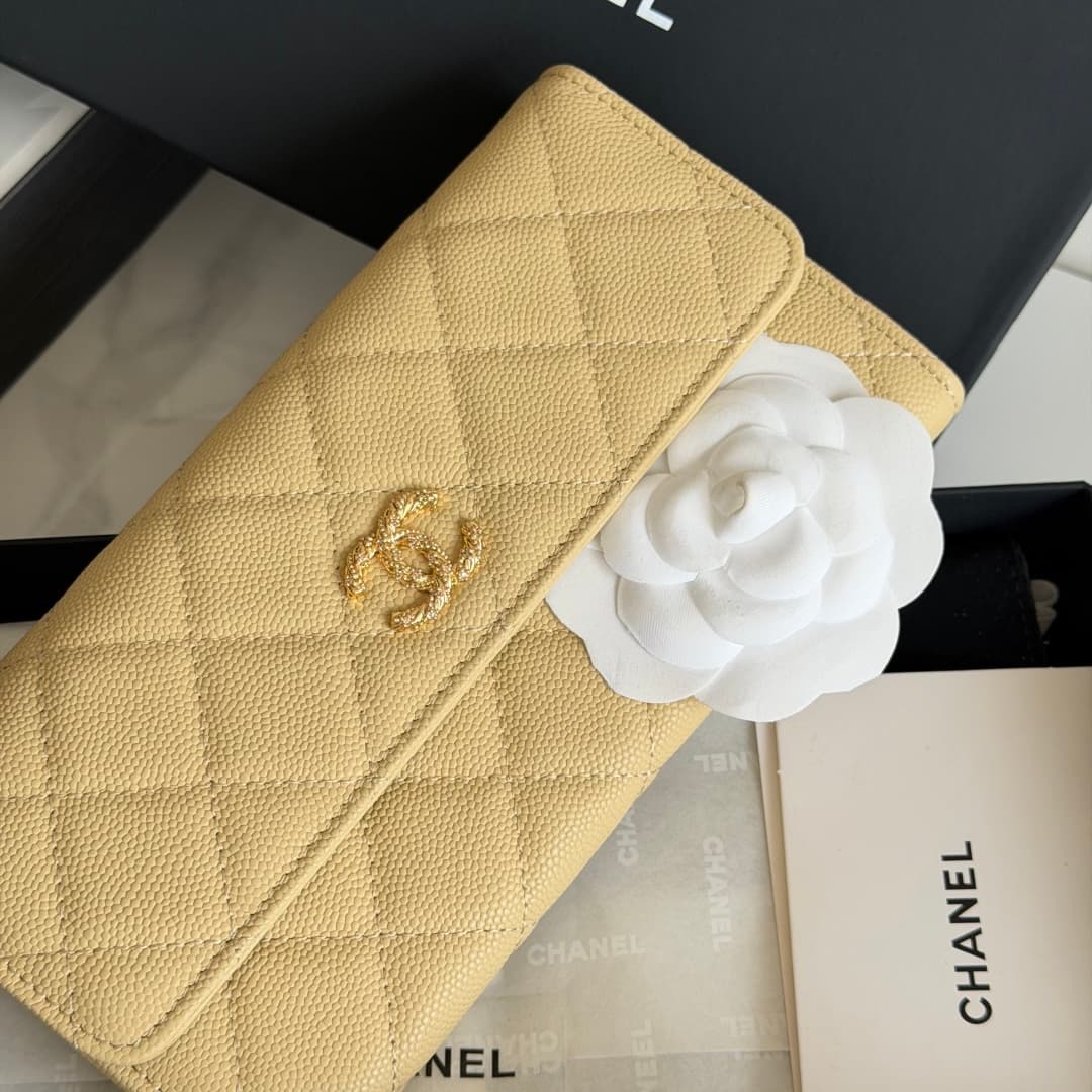 Chanel Wallet Shiny Grained Calfskin Strass & Gold-Tone Metal Yellow AP5076 High
