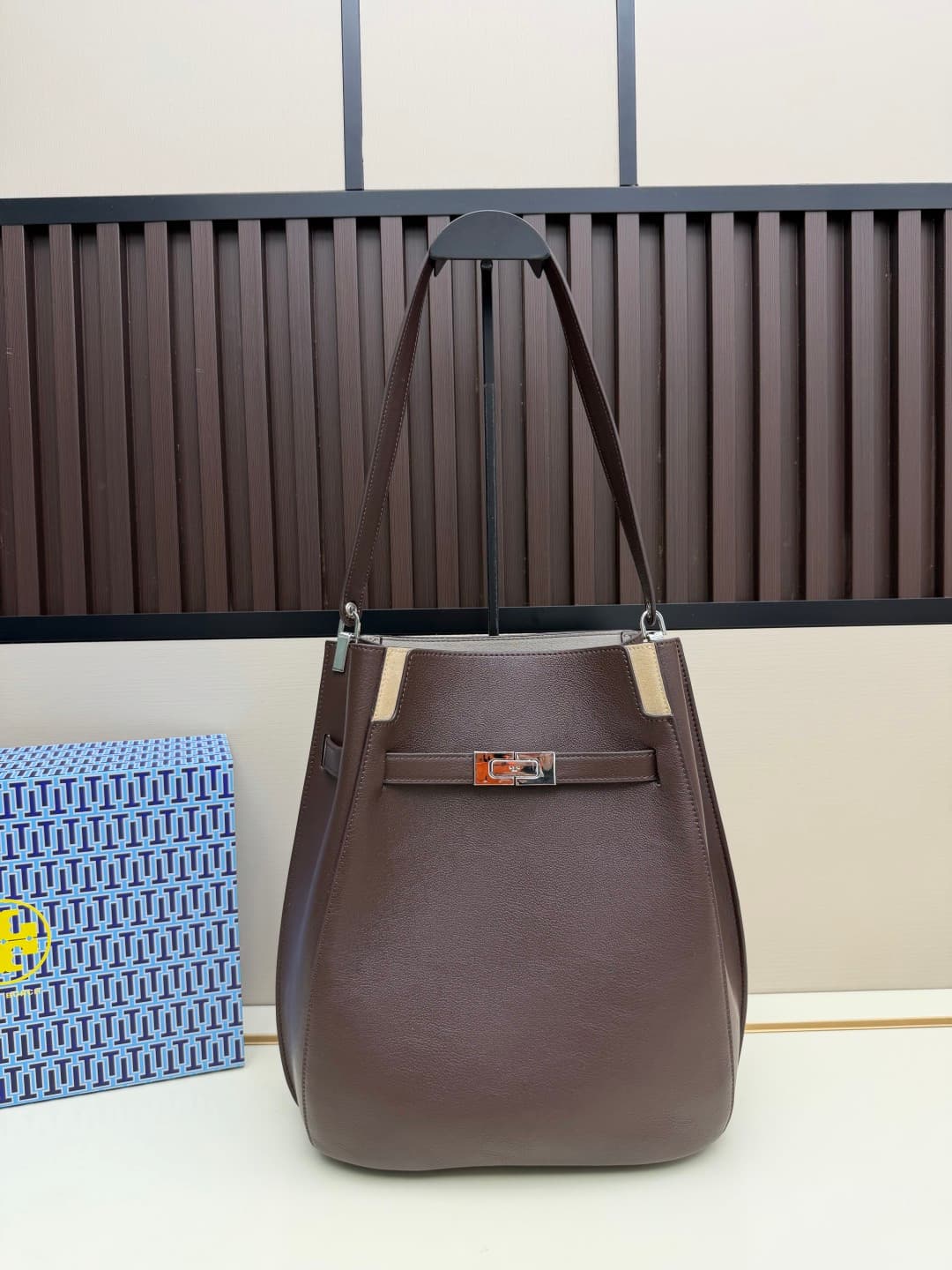 Tory Burch Lee Radziwill Bucket Bag Dark Brown High