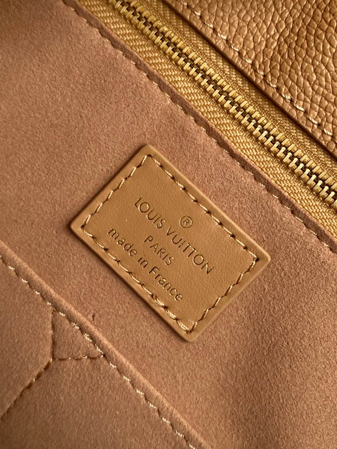 Louis Vuitton OnTheGo MM Sand Grained cowhide leather M14255 High