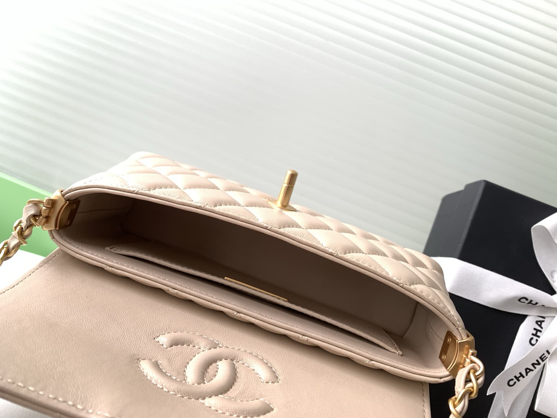 Mini FLAP BAG WITH TOP HANDLE Lambskin Gold-Metal AS5354 Beige A