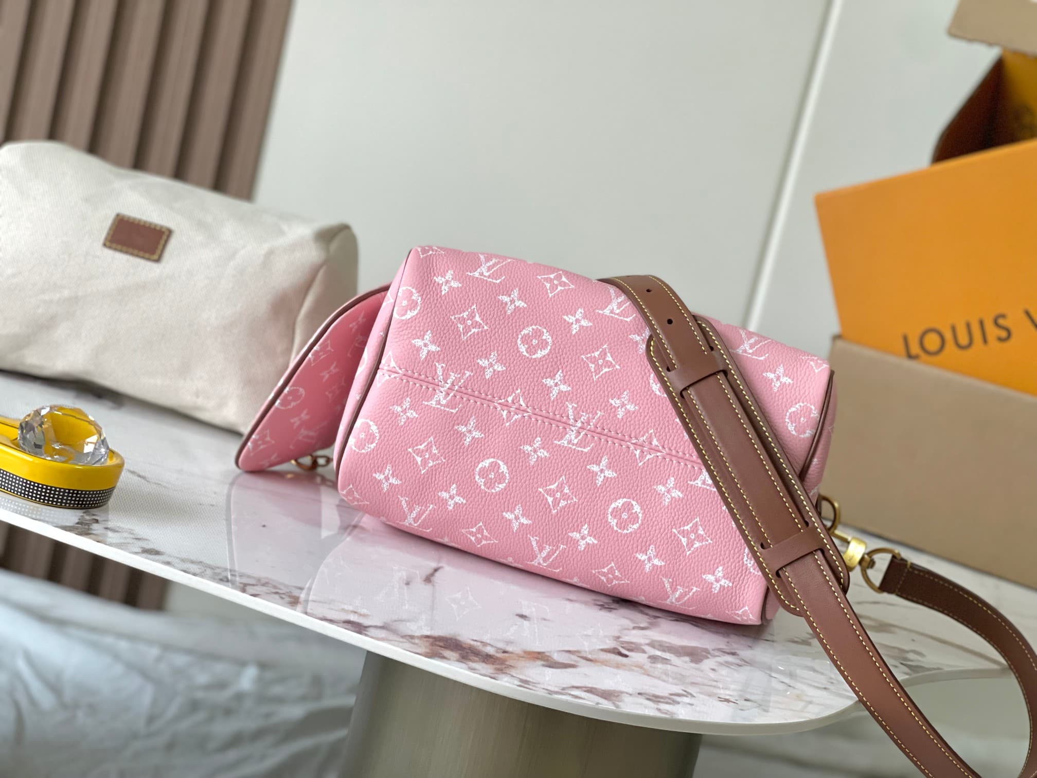 Louis Vuitton Speedy P9 Bandoulière 25 Calf leather M15279 Pink Sakura TOP