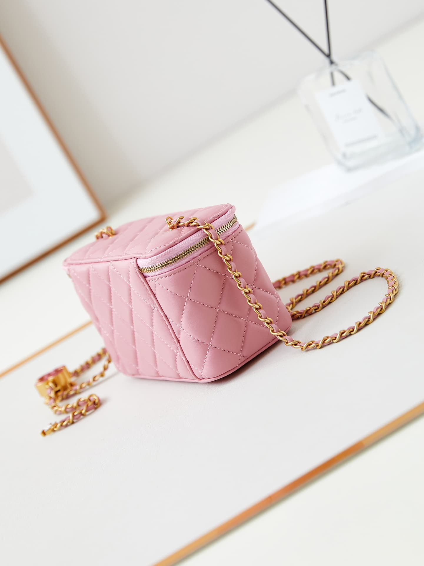 Chanel Vanity with Chain AP3940 Lambskin Pink A