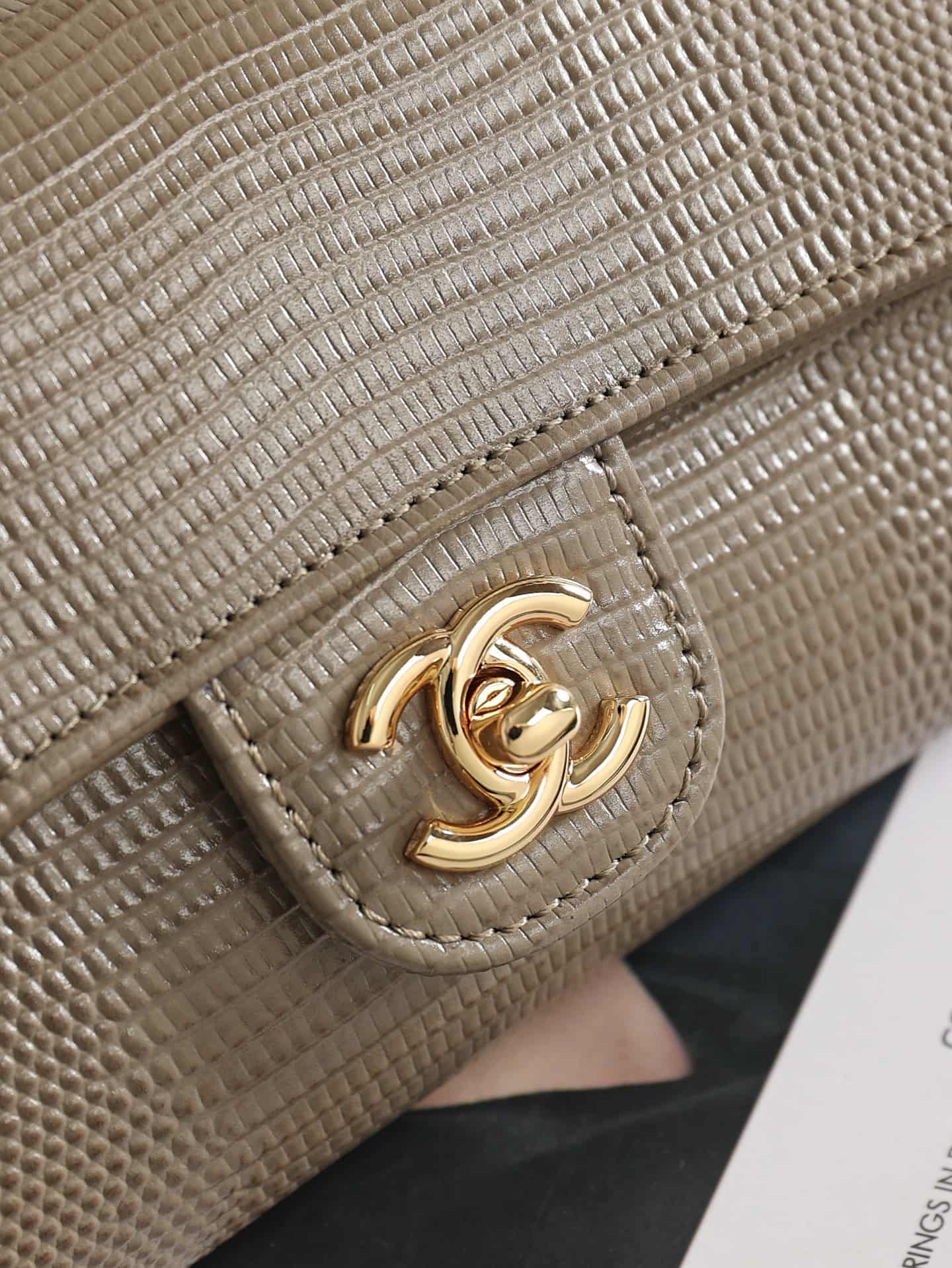 Chanel Clutch with chain Lizard Embossed Calfskin & Gold-Tone Metal Khaki AP5280 A