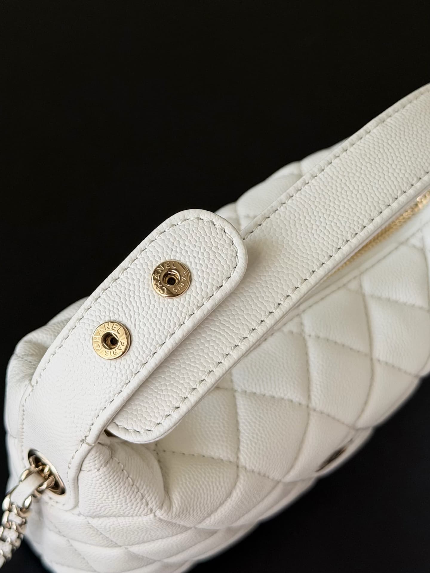 Chanel 25B hobo bag Caviar Calfskin& Gold-Tone Metal AP3387 White A
