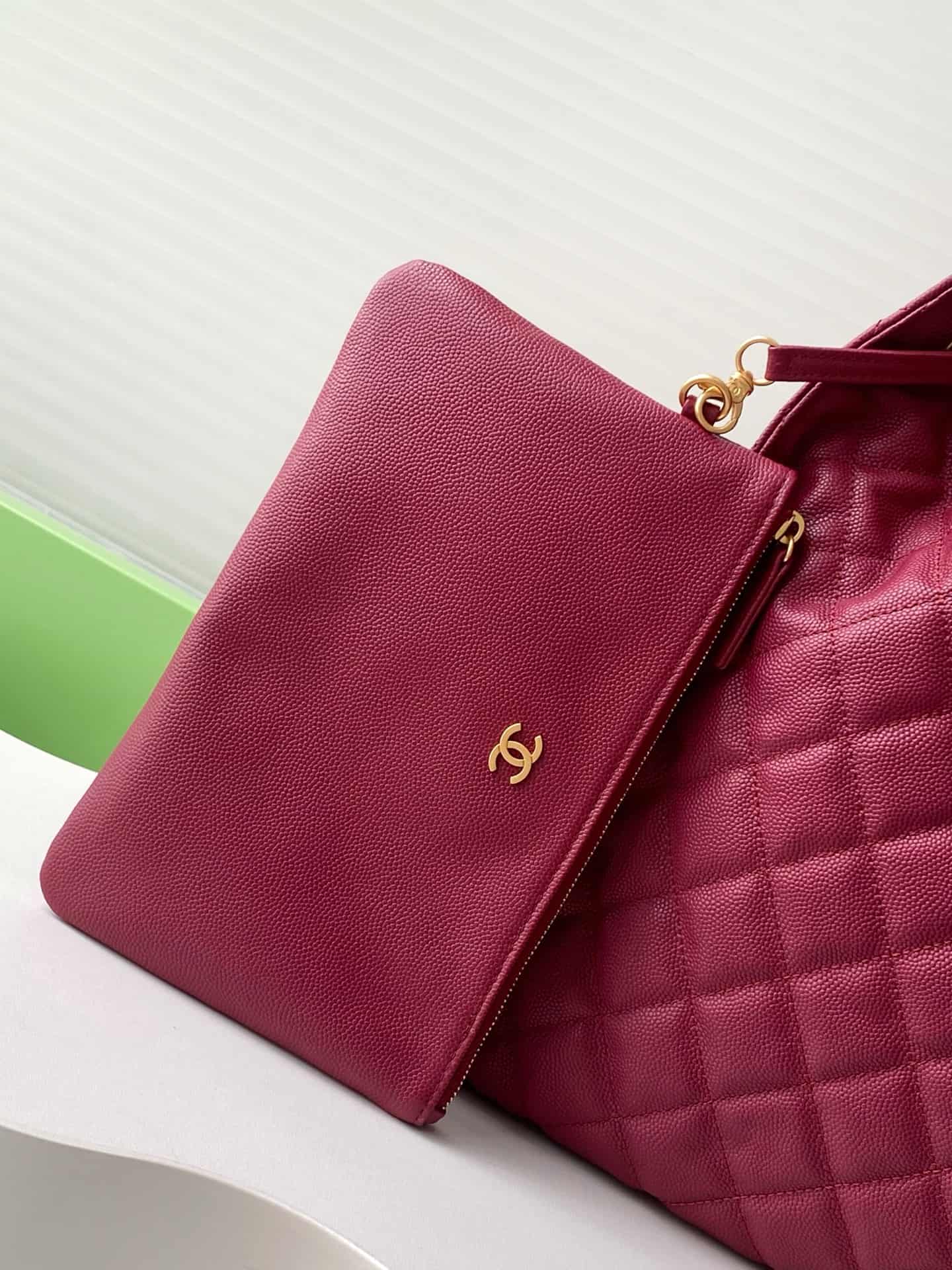 Chanel 25 Medium Hobo Medium handbag AS5311 Grained Calfskin & Gold-tone Metal Burgundy A