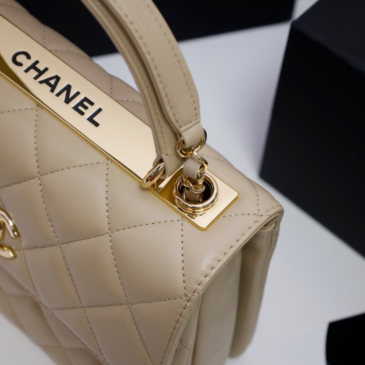 SMALL FLAP BAG WITH TOP HANDLE Lambskin Gold Metal Beige A