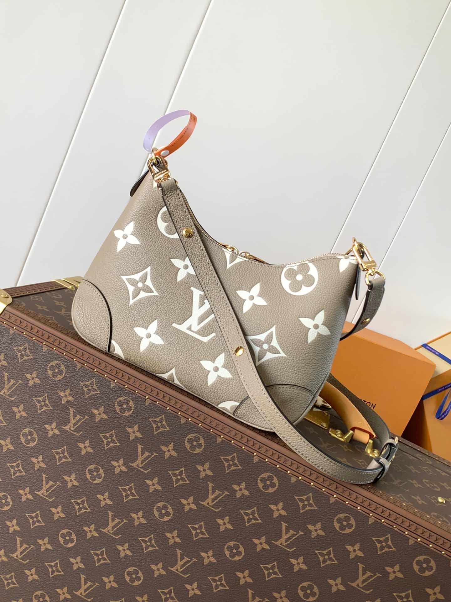 Louis Vuitton Boulogne PM Dove Gray / Cream Embossed grained cowhide leather M13224 High