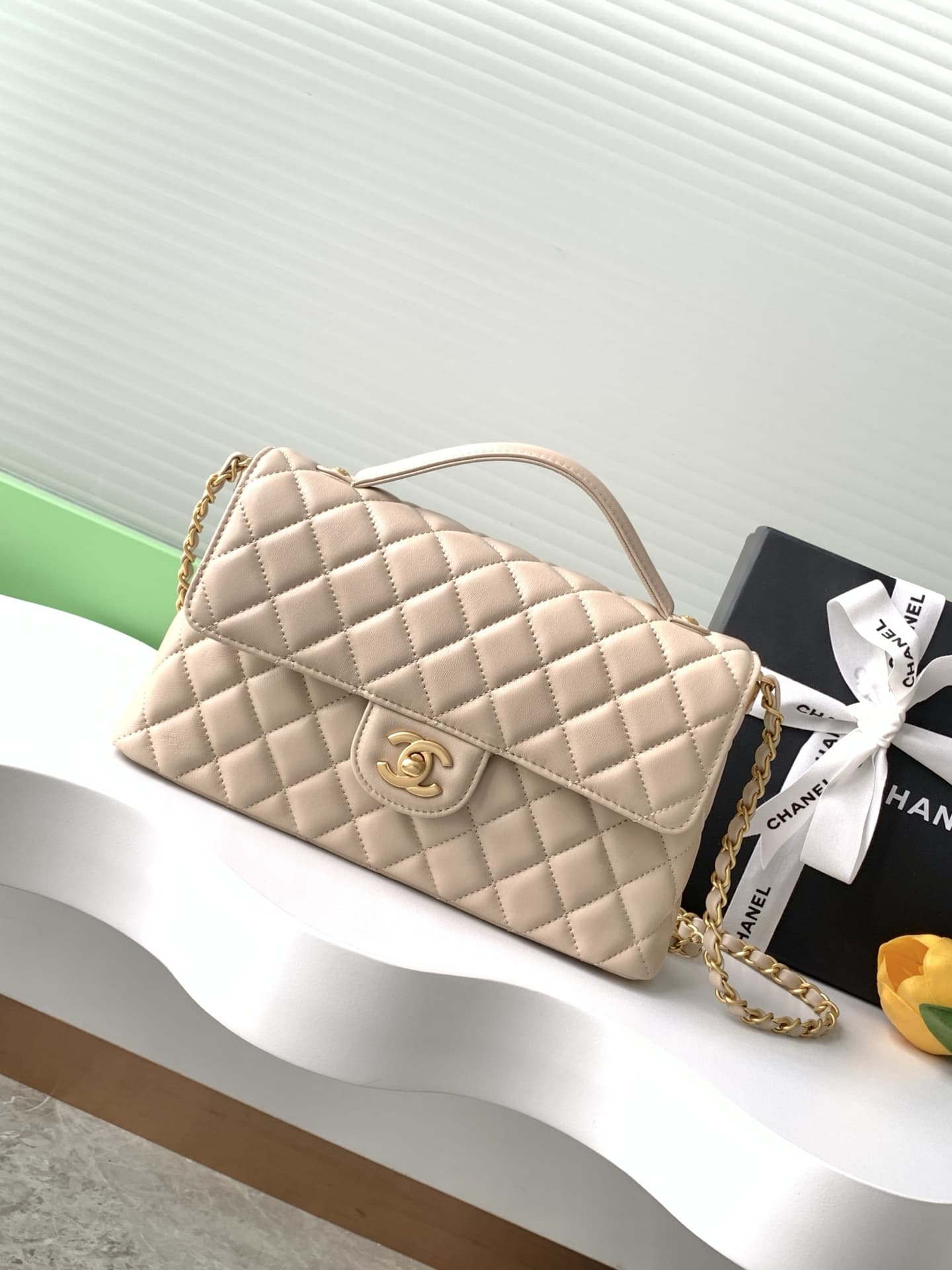 FLAP BAG WITH TOP HANDLE Lambskin Gold-Metal AS5356 Beige A