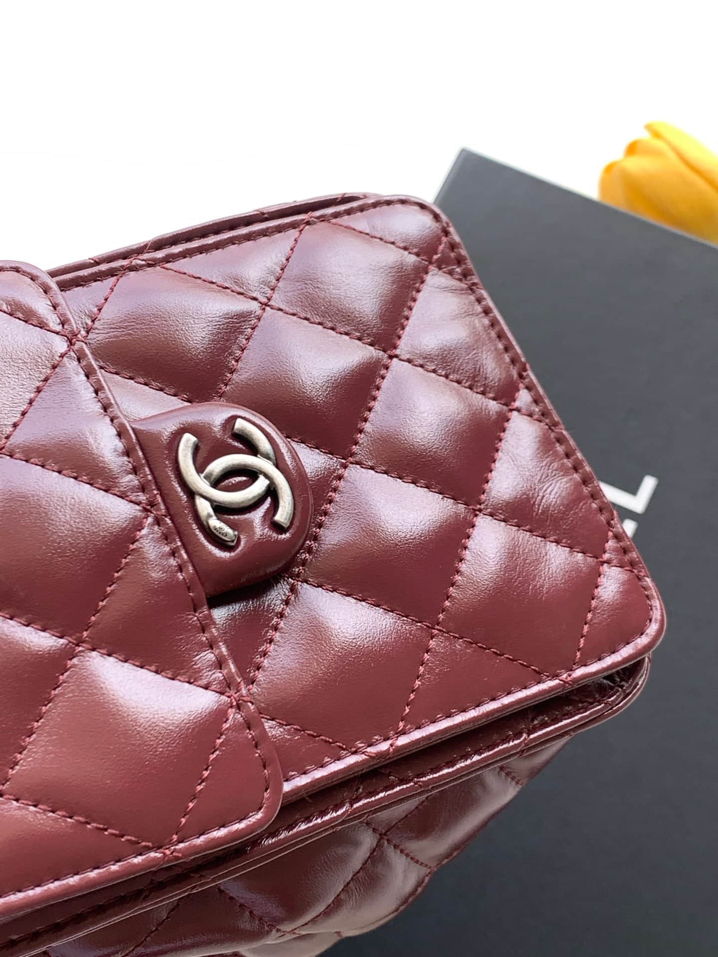 Chanel 25 Small Hobo handbag AS5293 Shiny calfskin&Silver-tone metal Burgundy A