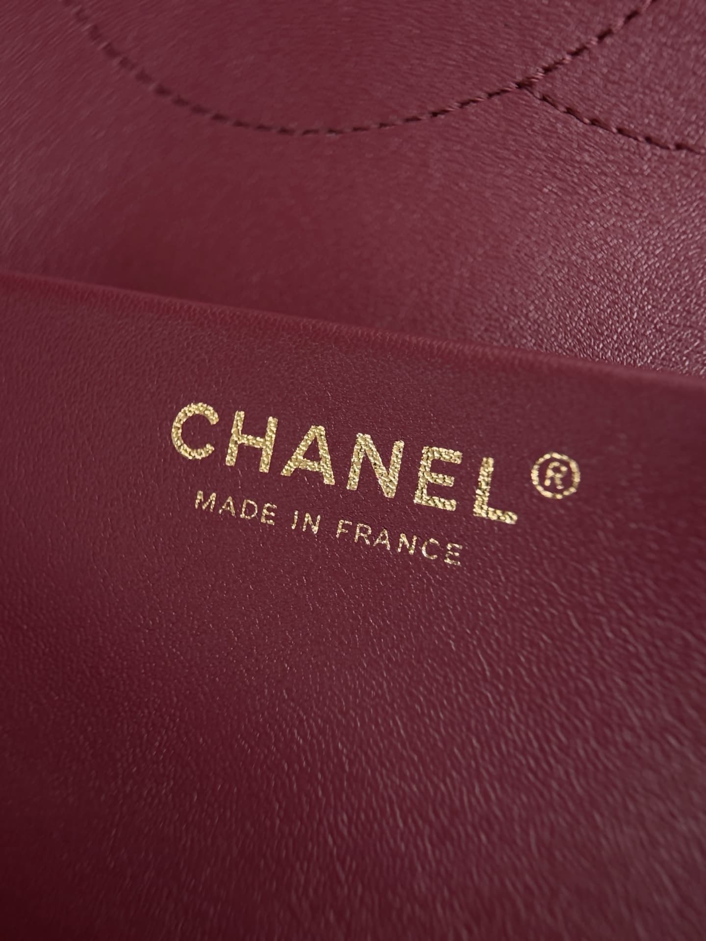 Chanel Maxi Flapbag Grained Calfskin & Gold-Tone Metal Light Grey AS6231 A