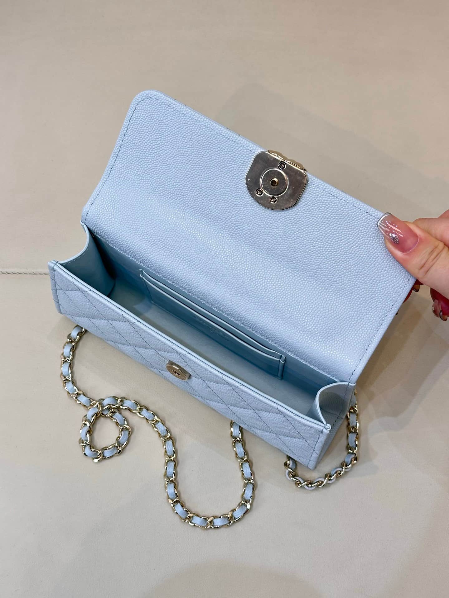 Chanel Clutch with chain Grained Calfskin&Gold-Tone Metal Blue AP3238 TOP