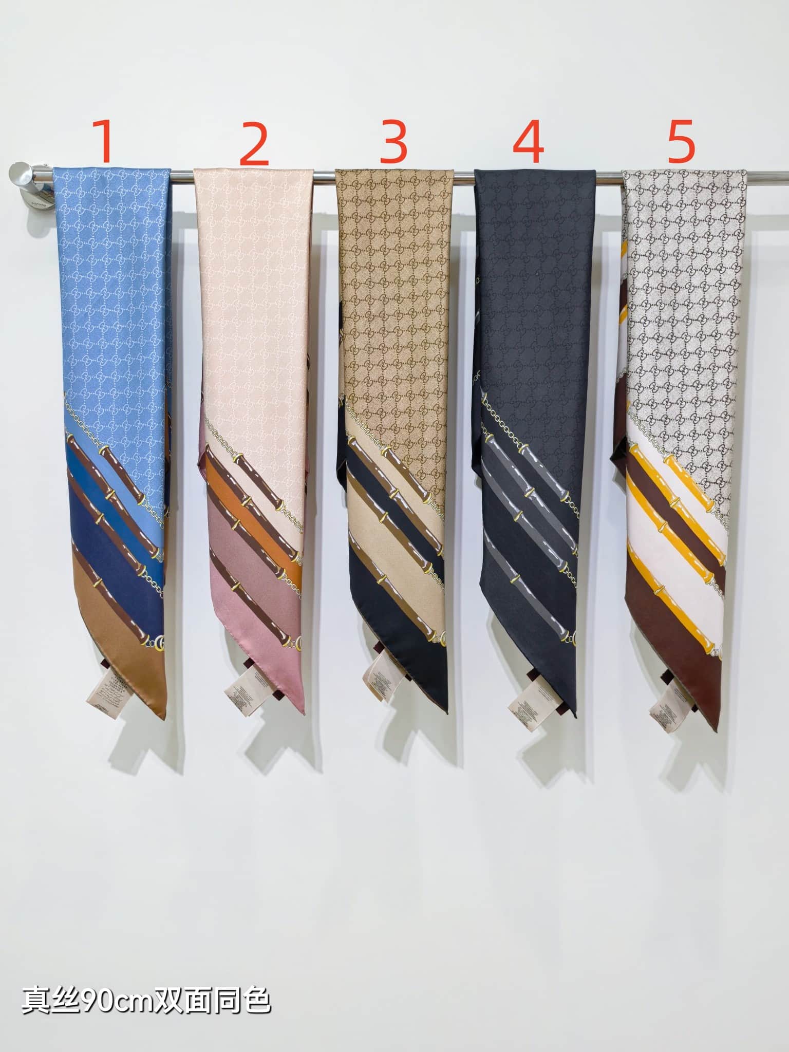 Gucci Printed Silk Twill Carré scarf