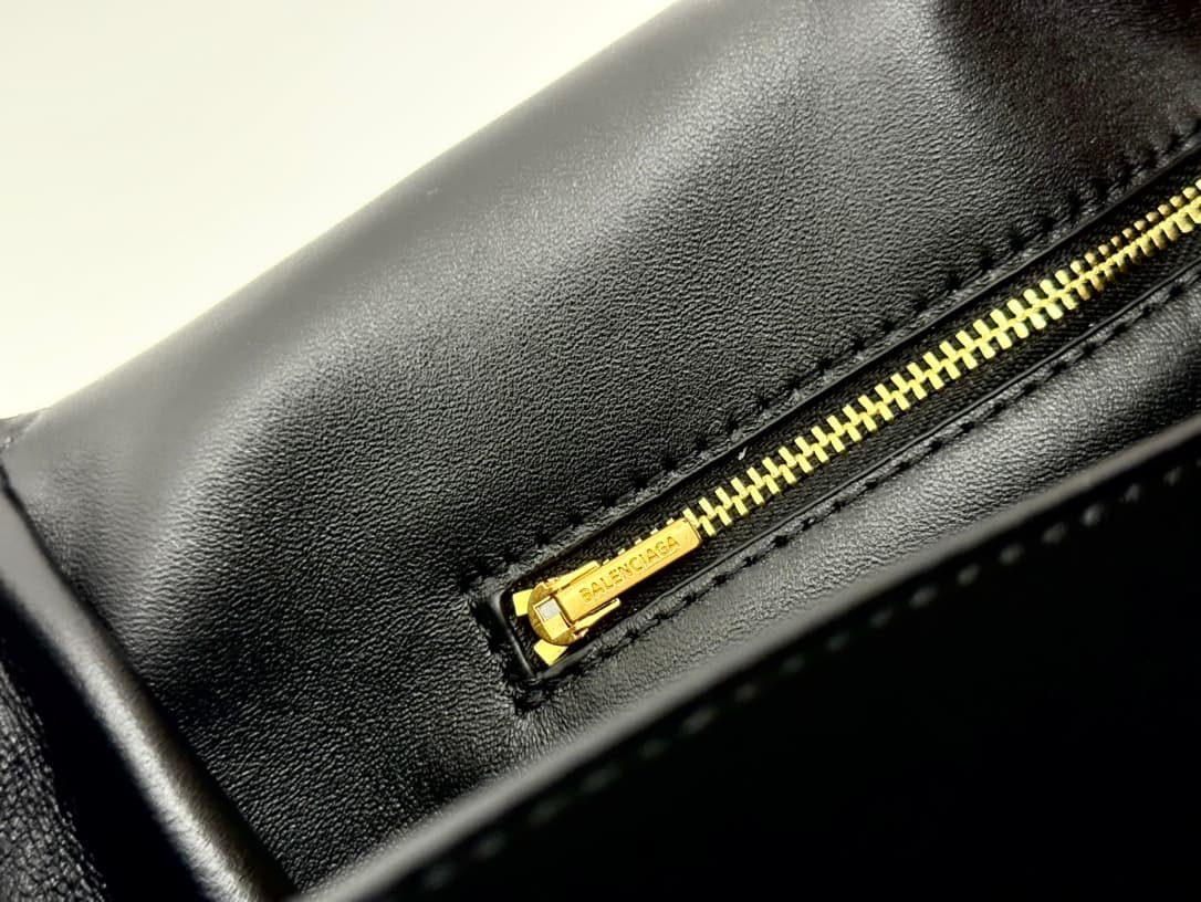 Balenciaga Rodeo Large Bag in Black Leather With Gold-Tone Metal TOP