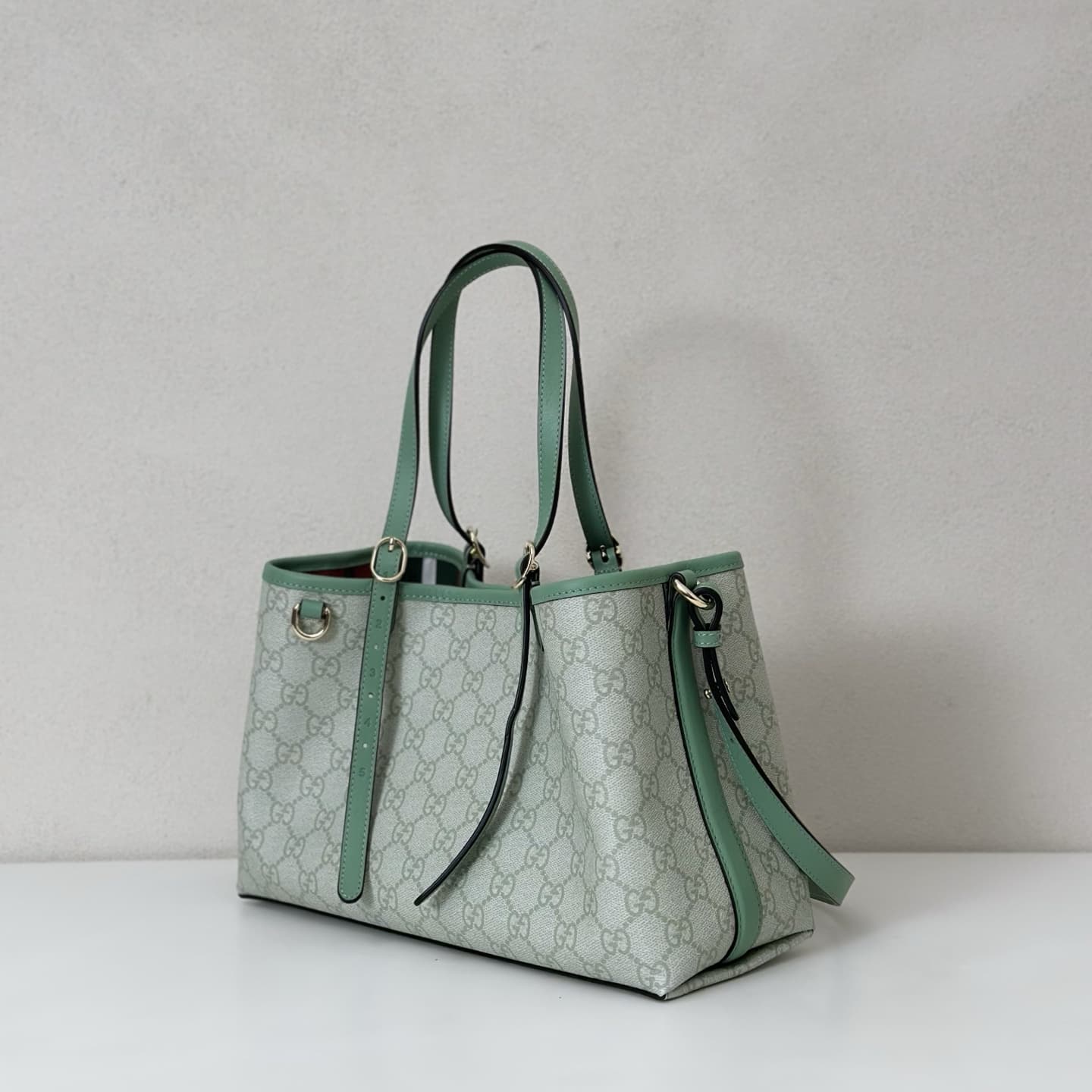 Gucci GG Emblem medium tote bag 815214 High
