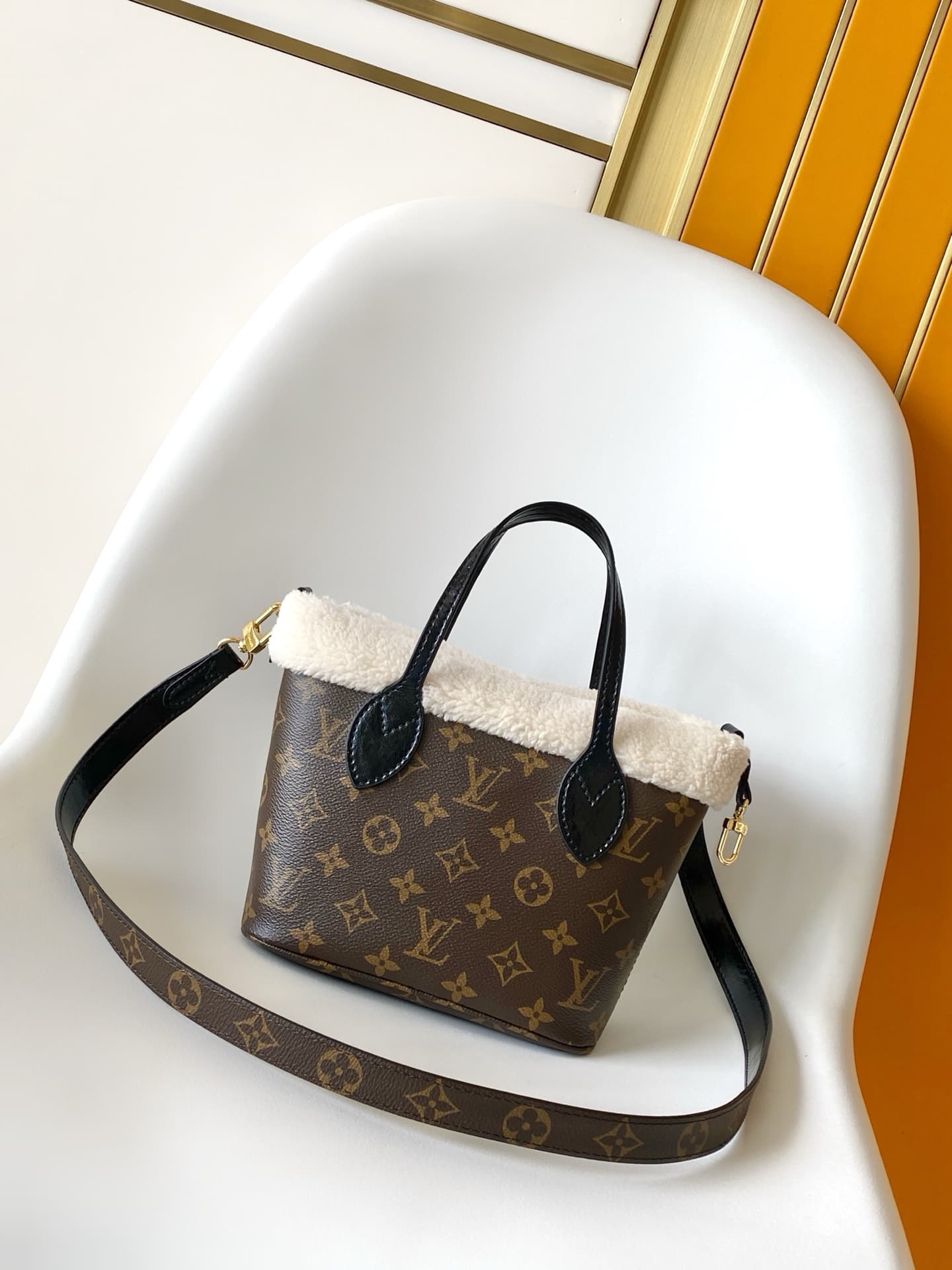 Louis Vuitton Neverfull Bandoulière Inside Out BB Monogram Shearling Coated canvas M26315 High