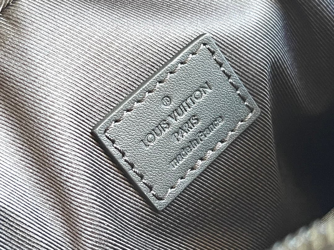 Louis Vuitton Getaway Messenger Monogram Eclipse coated canvas M12518 TOP