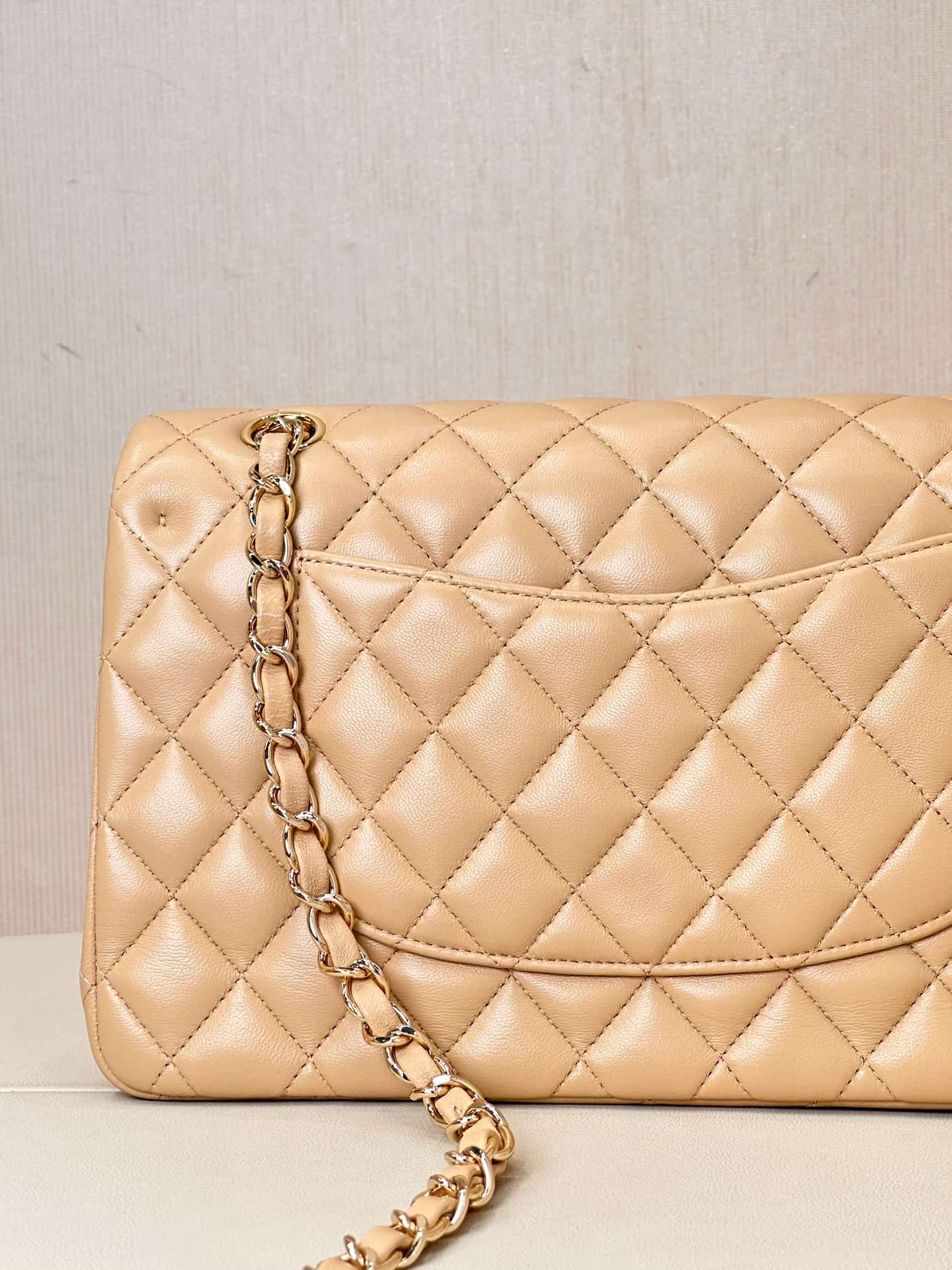 Chanel Medium CLASSIC HANDBAG Lambskin Gold-Tone Metal Nude TOP