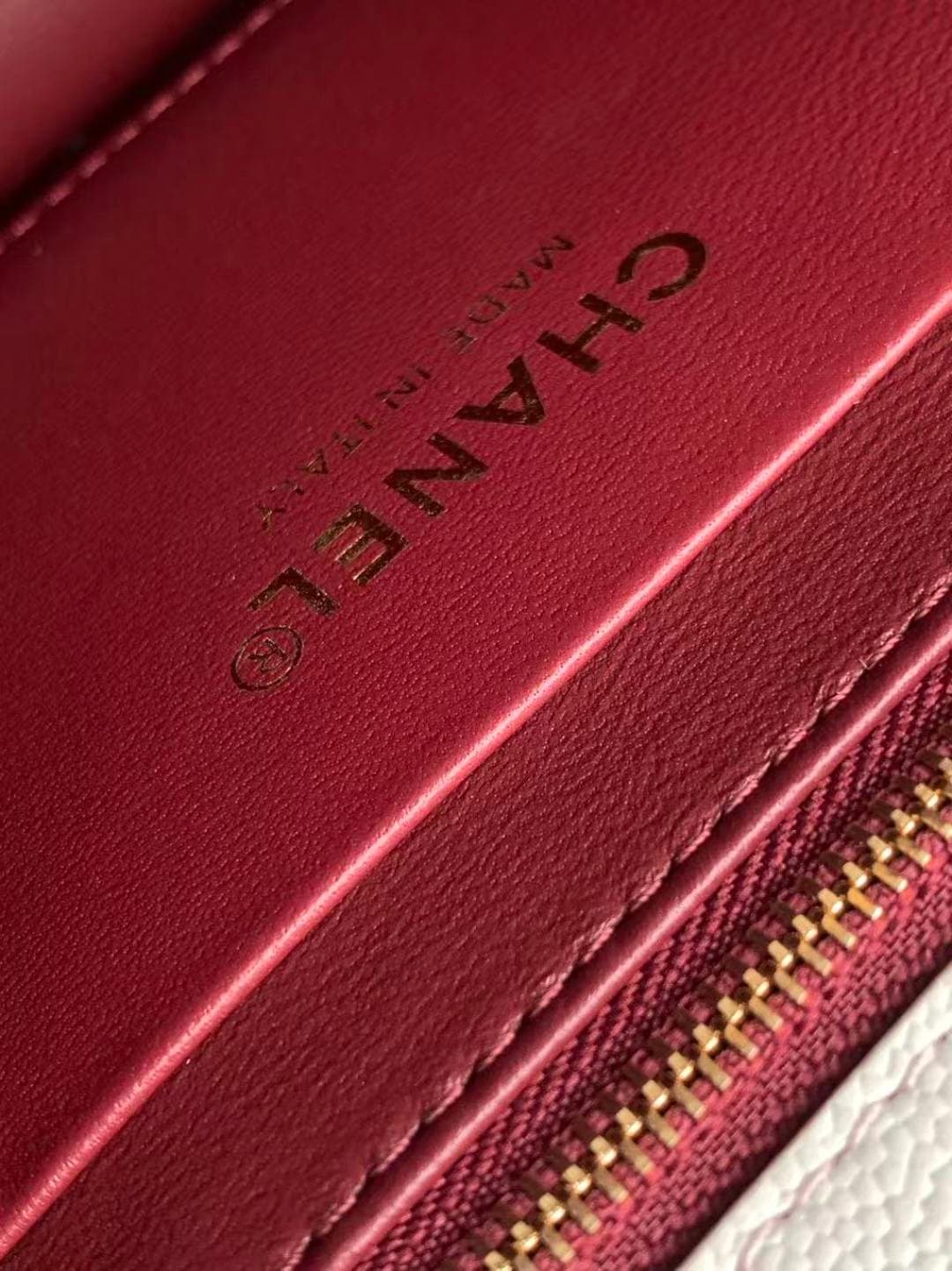 Chanel Wallet on chain Grained Calfskin & Gold-Tone Metal White AS6554 A