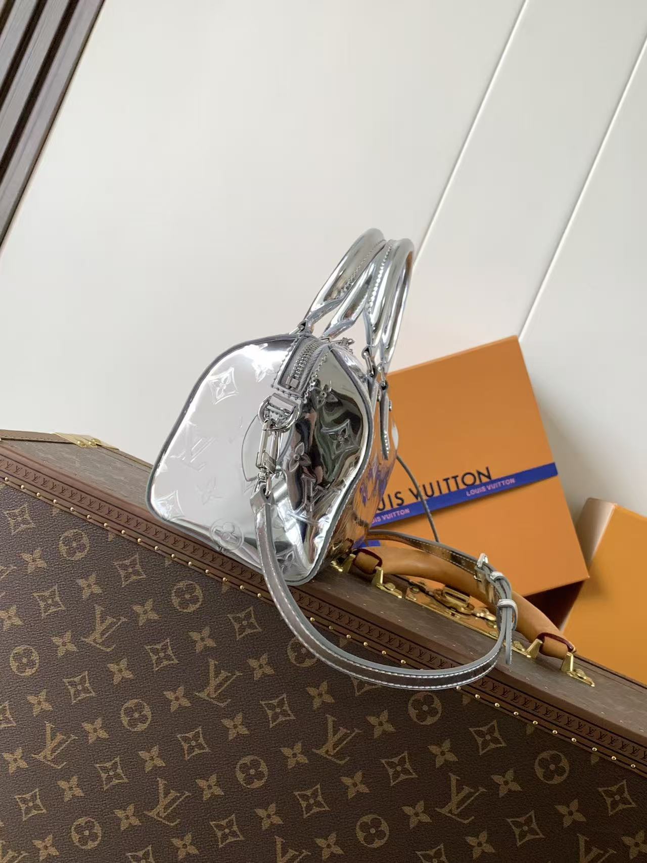 Louis Vuitton Speedy Bandoulière 20 Monogram embossed Coated canvas M11987 Silver High