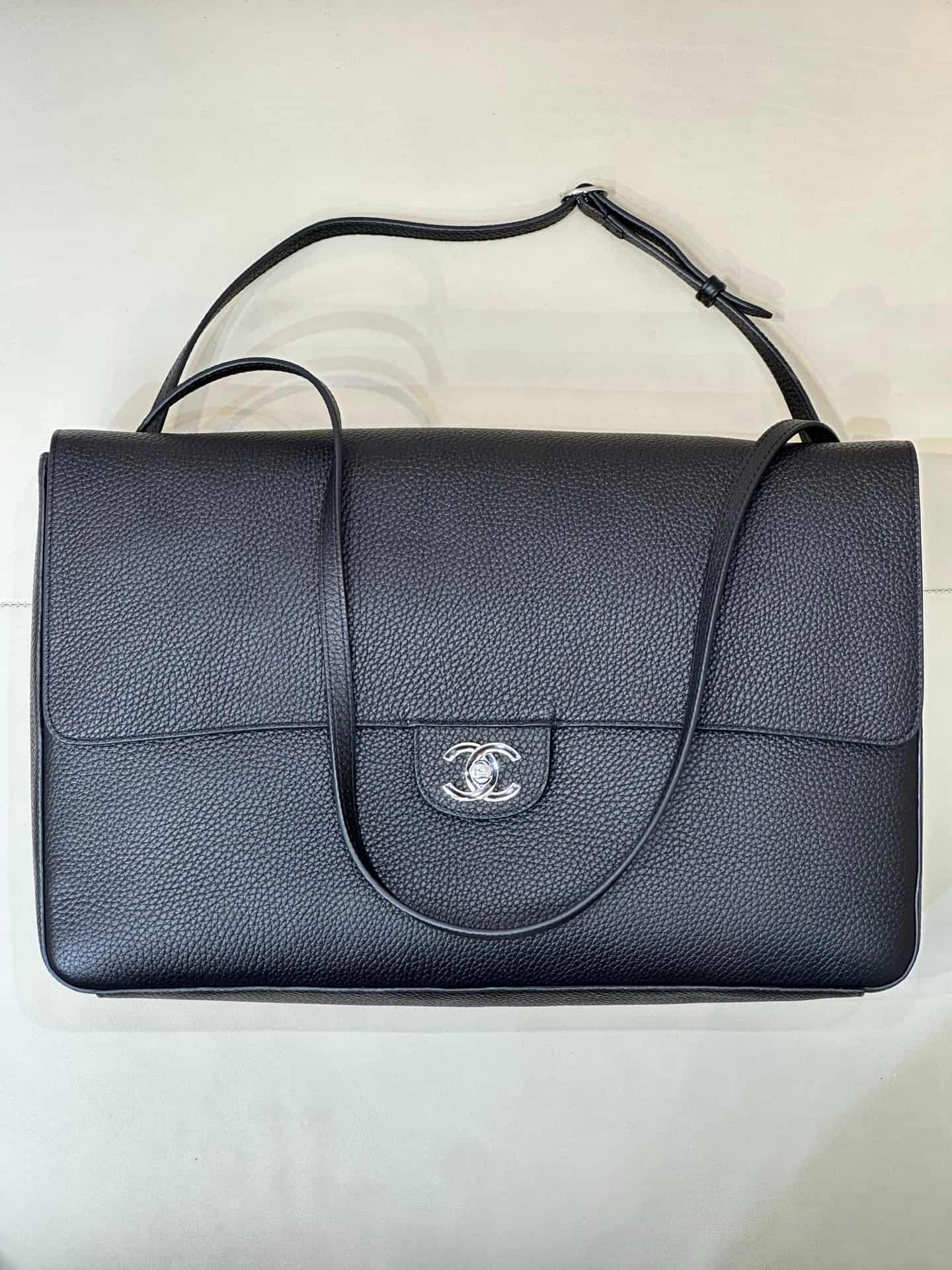 Chanel Maxi Flapbag Grained Calfskin & Silver Metal Black AS6233 TOP