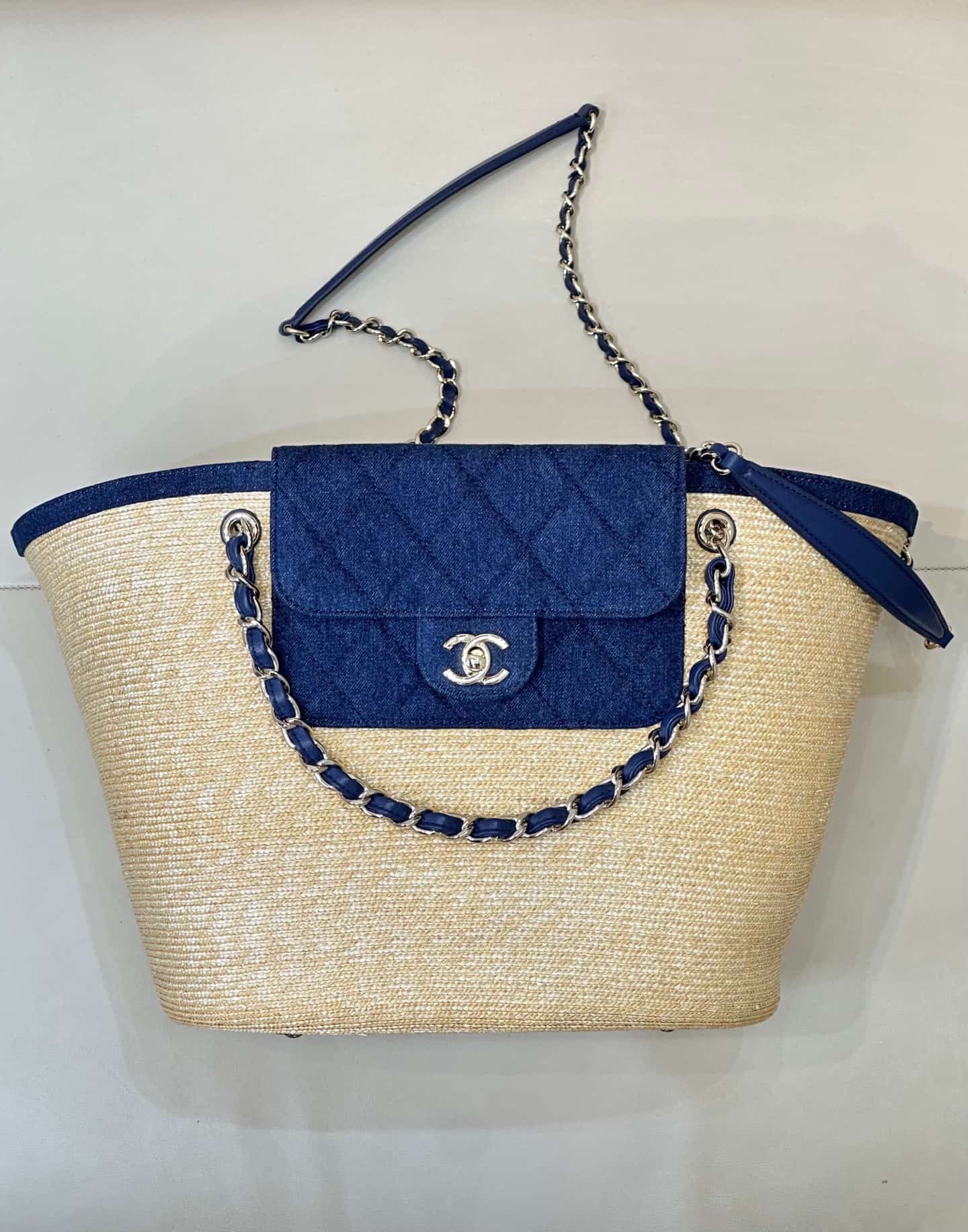 Chanel Coco Beach Shopping Bag Braided Straw Canvas Lambskin & Gold-Tone Metal Beige & Blue AS5952 TOP