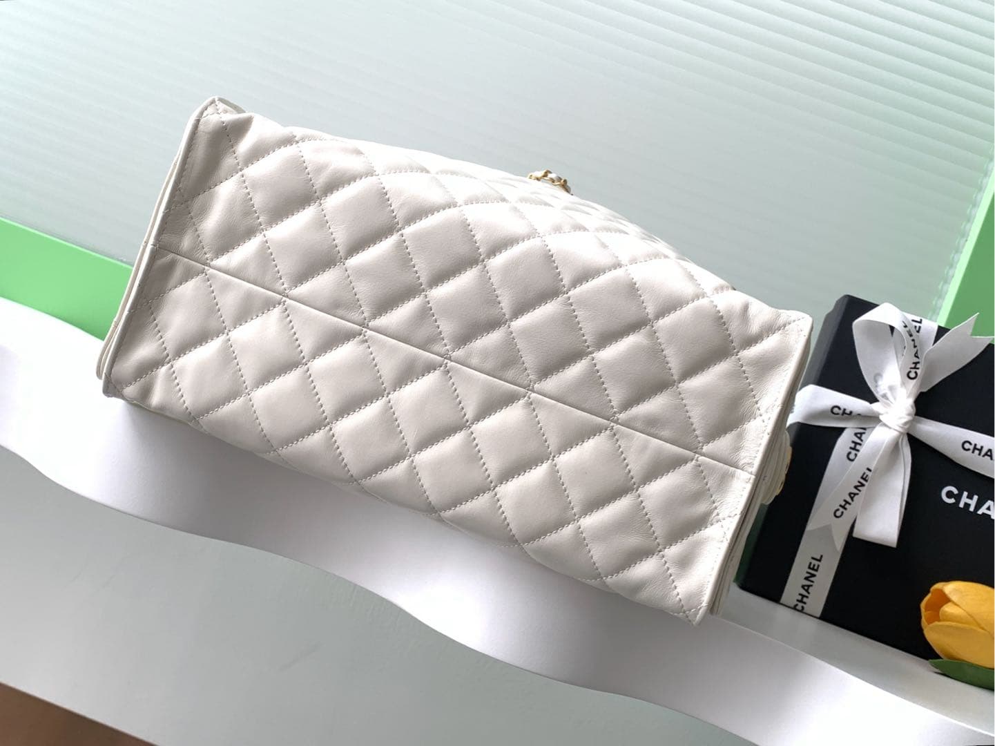 Chanel 25 Medium Hobo Medium handbag AS5311 Shiny Calfskin & Gold-tone Metal White High