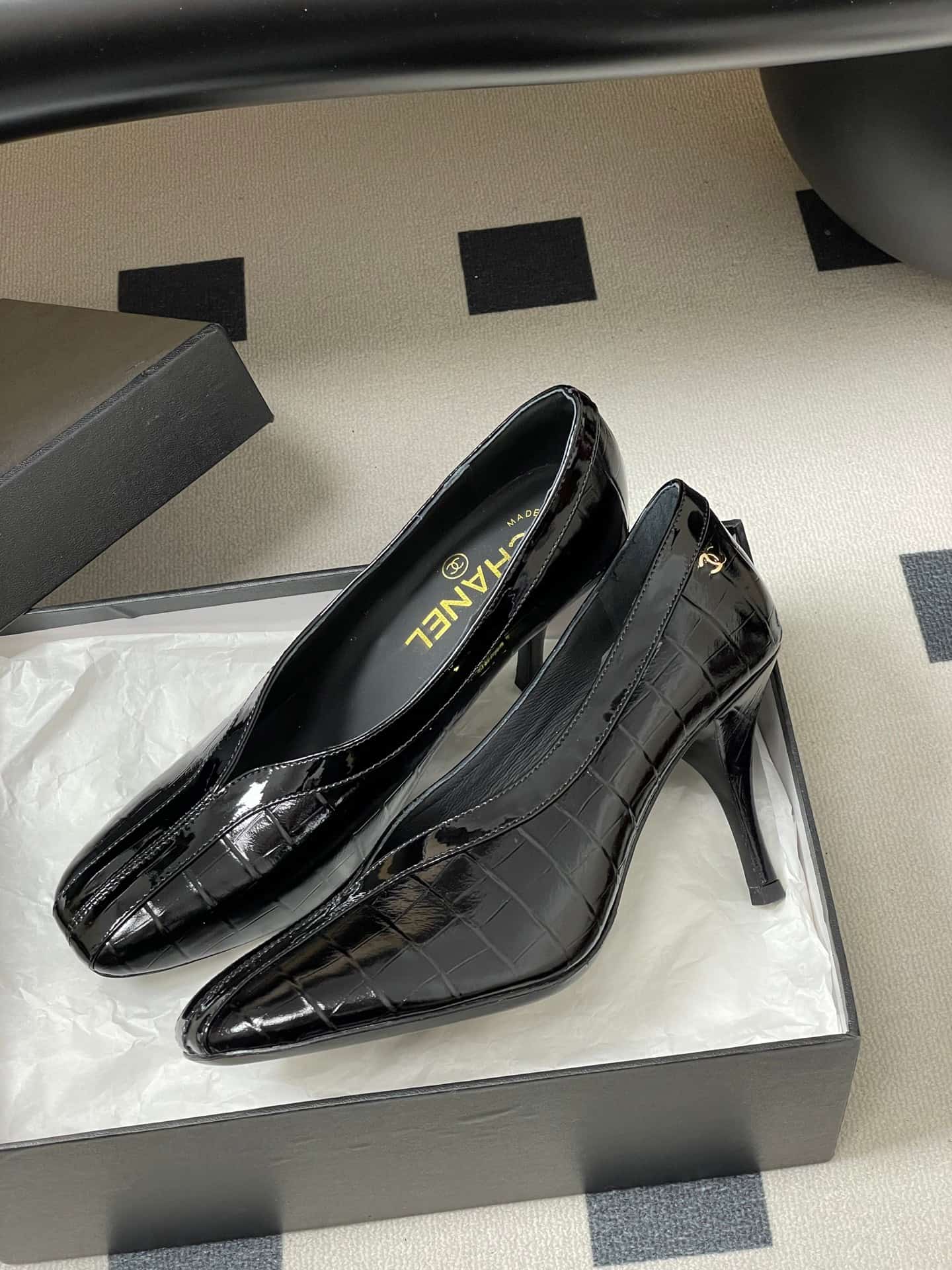 Chanel Noir Croc-Embossed Sculpted Pumps