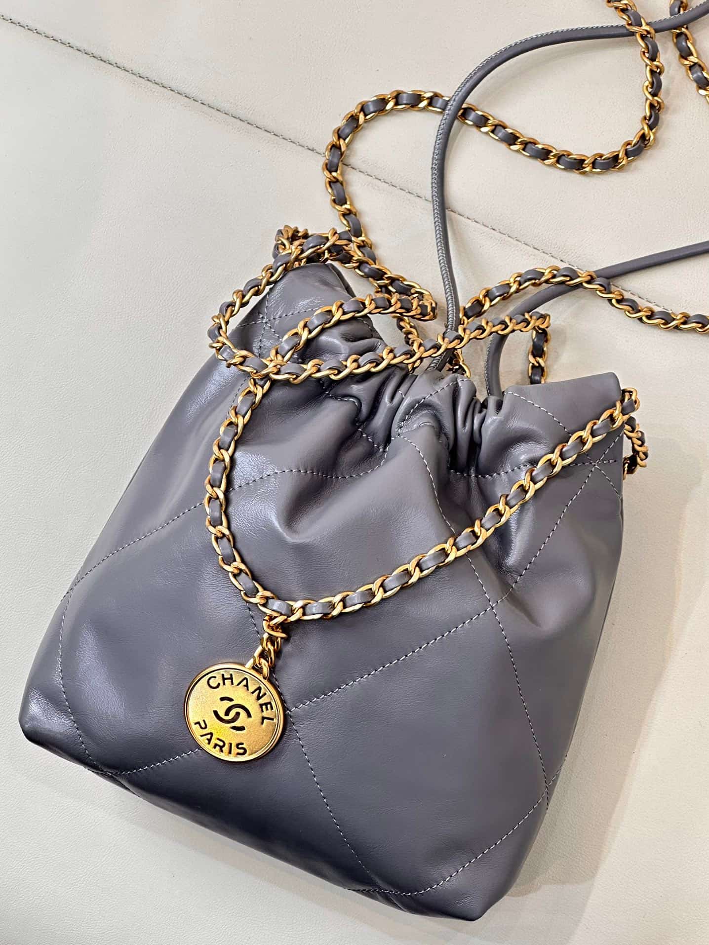 Chanel 22 MINI HANDBAG Shiny Calfskin Grey & Gold-Tone Metal AS3980 TOP